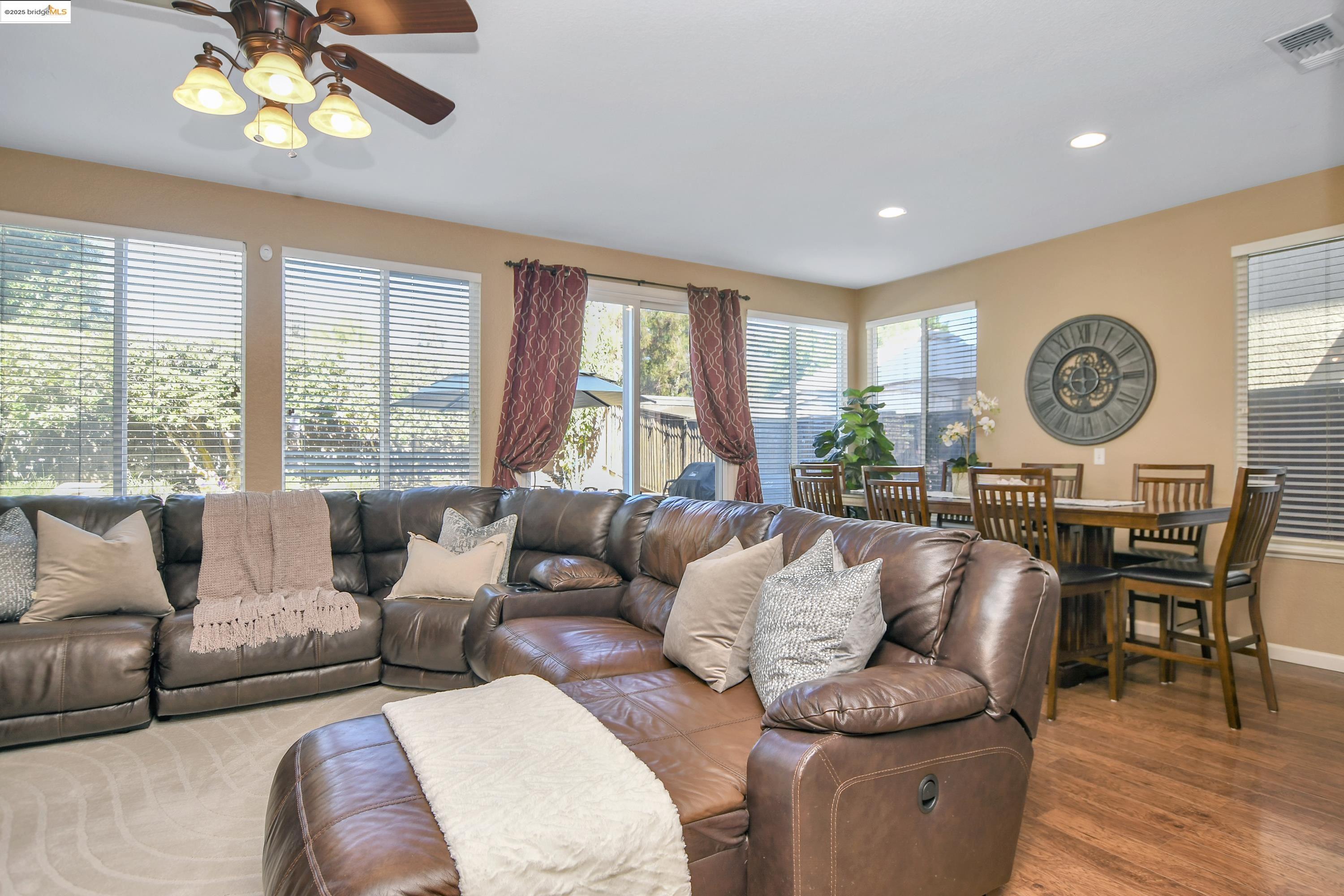 Detail Gallery Image 12 of 34 For 274 Cumberland Way, Discovery Bay,  CA 94505 - 4 Beds | 2/1 Baths