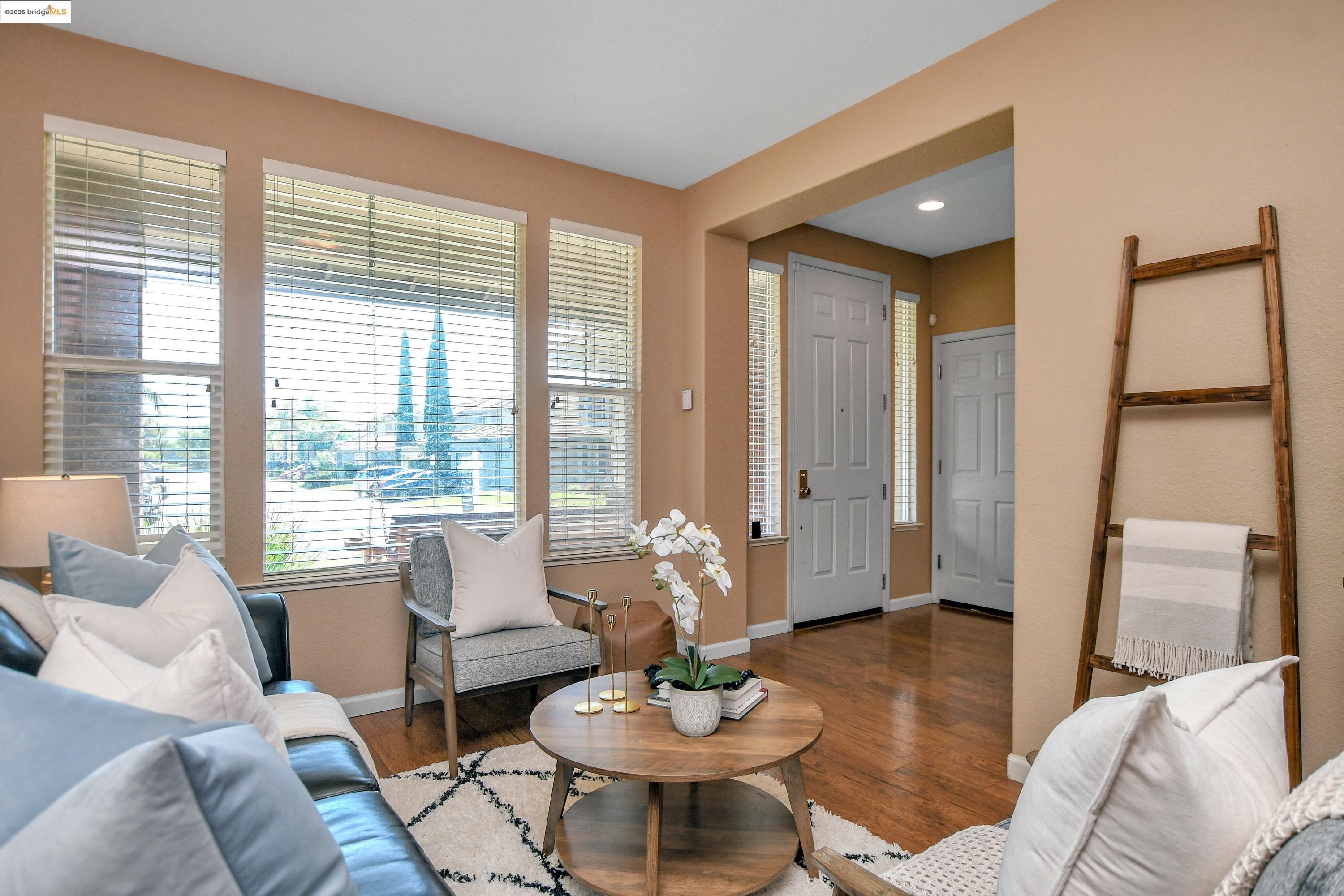 Detail Gallery Image 5 of 34 For 274 Cumberland Way, Discovery Bay,  CA 94505 - 4 Beds | 2/1 Baths