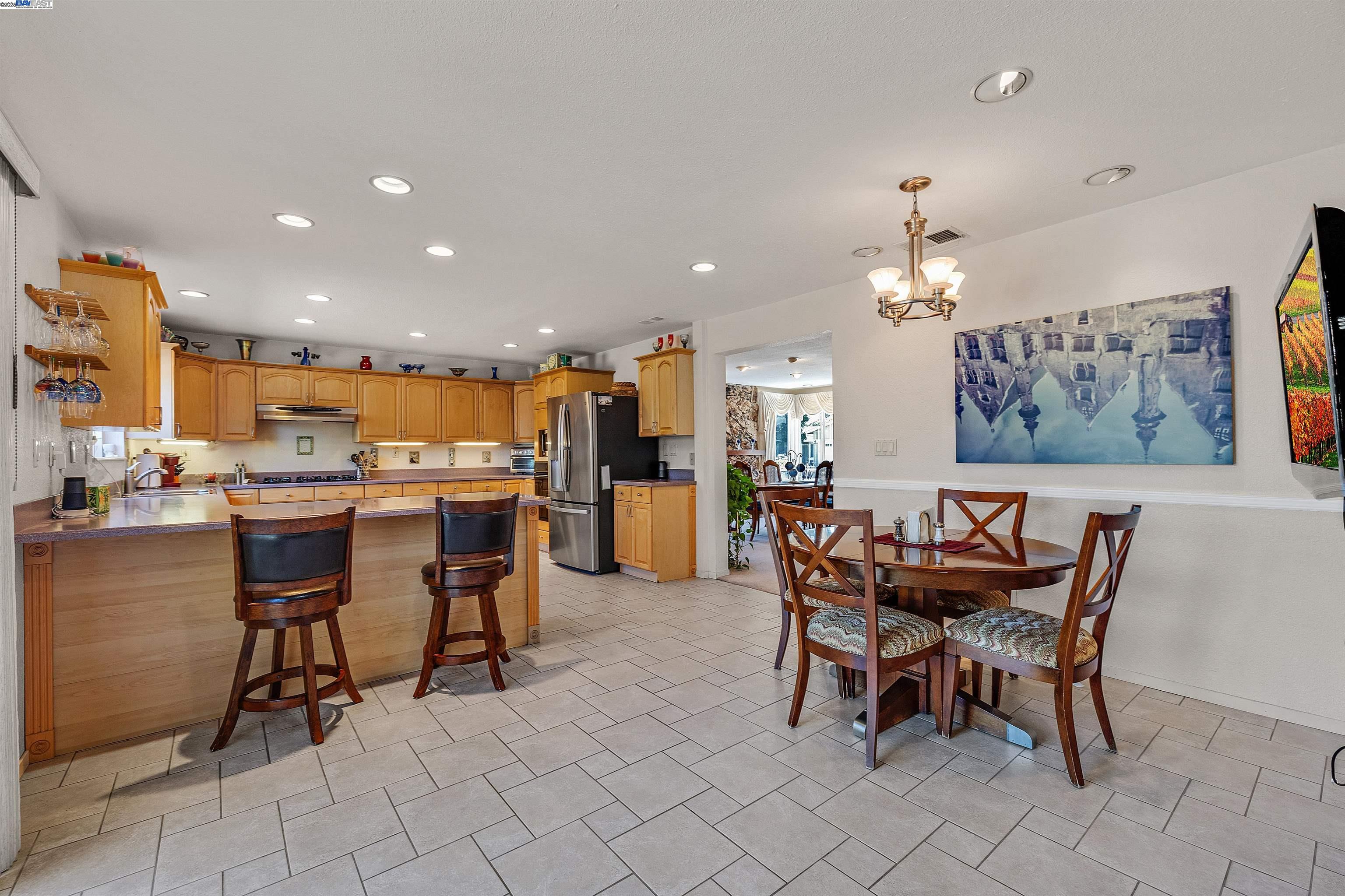 Detail Gallery Image 12 of 60 For 3291 Trafalgar Road, Fremont,  CA 94555 - 3 Beds | 2/1 Baths