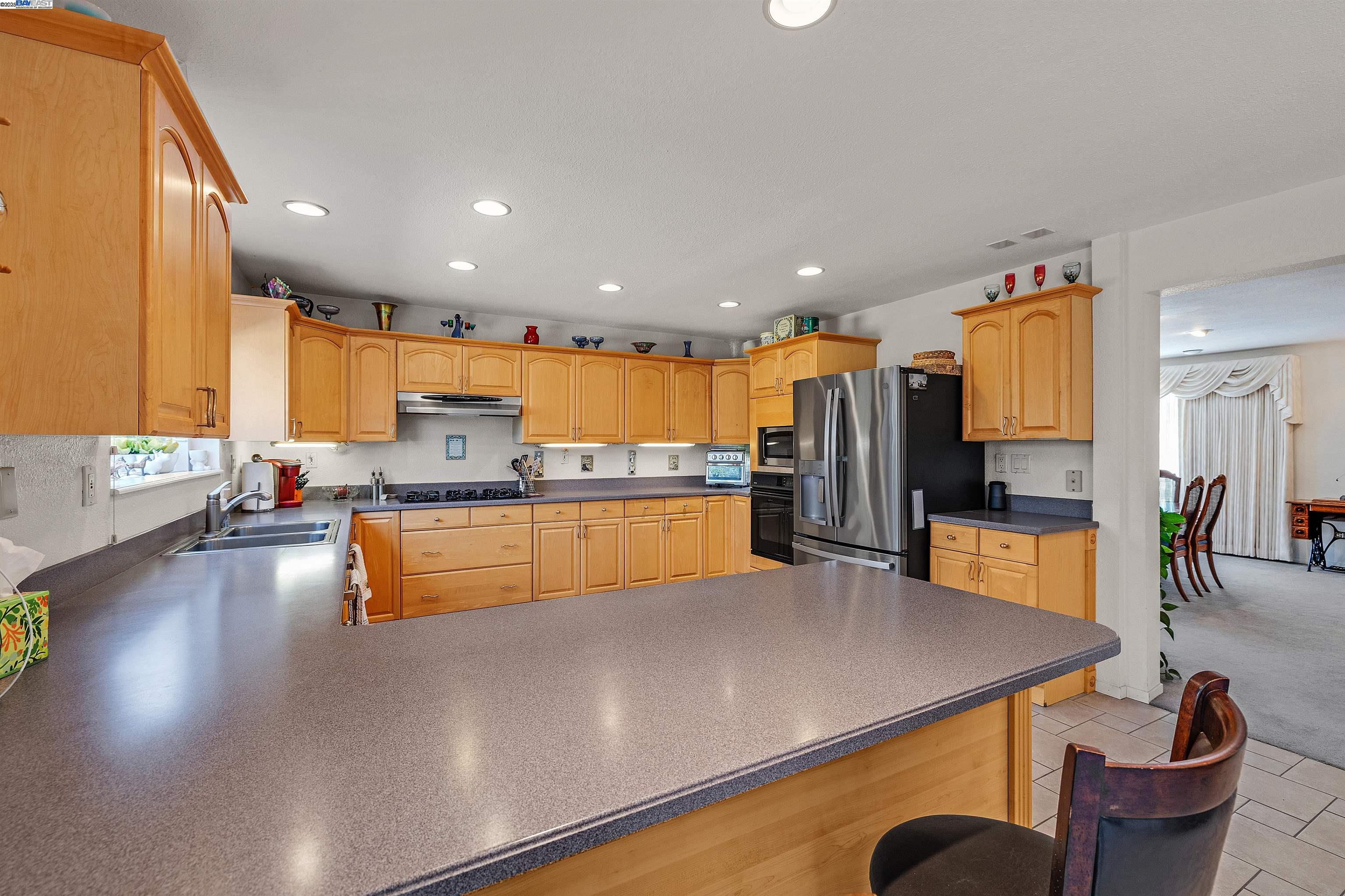 Detail Gallery Image 16 of 60 For 3291 Trafalgar Road, Fremont,  CA 94555 - 3 Beds | 2/1 Baths