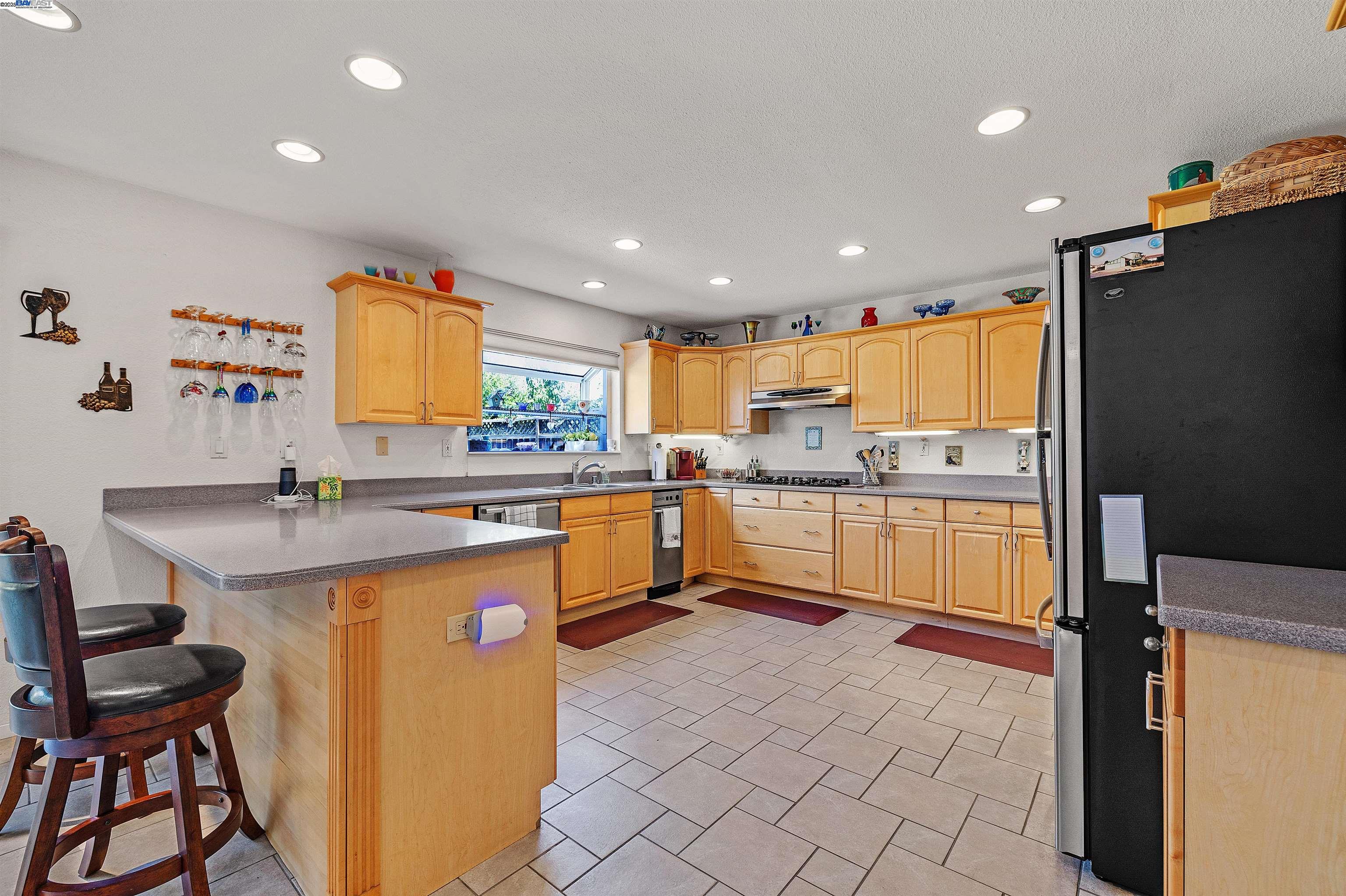 Detail Gallery Image 17 of 60 For 3291 Trafalgar Road, Fremont,  CA 94555 - 3 Beds | 2/1 Baths