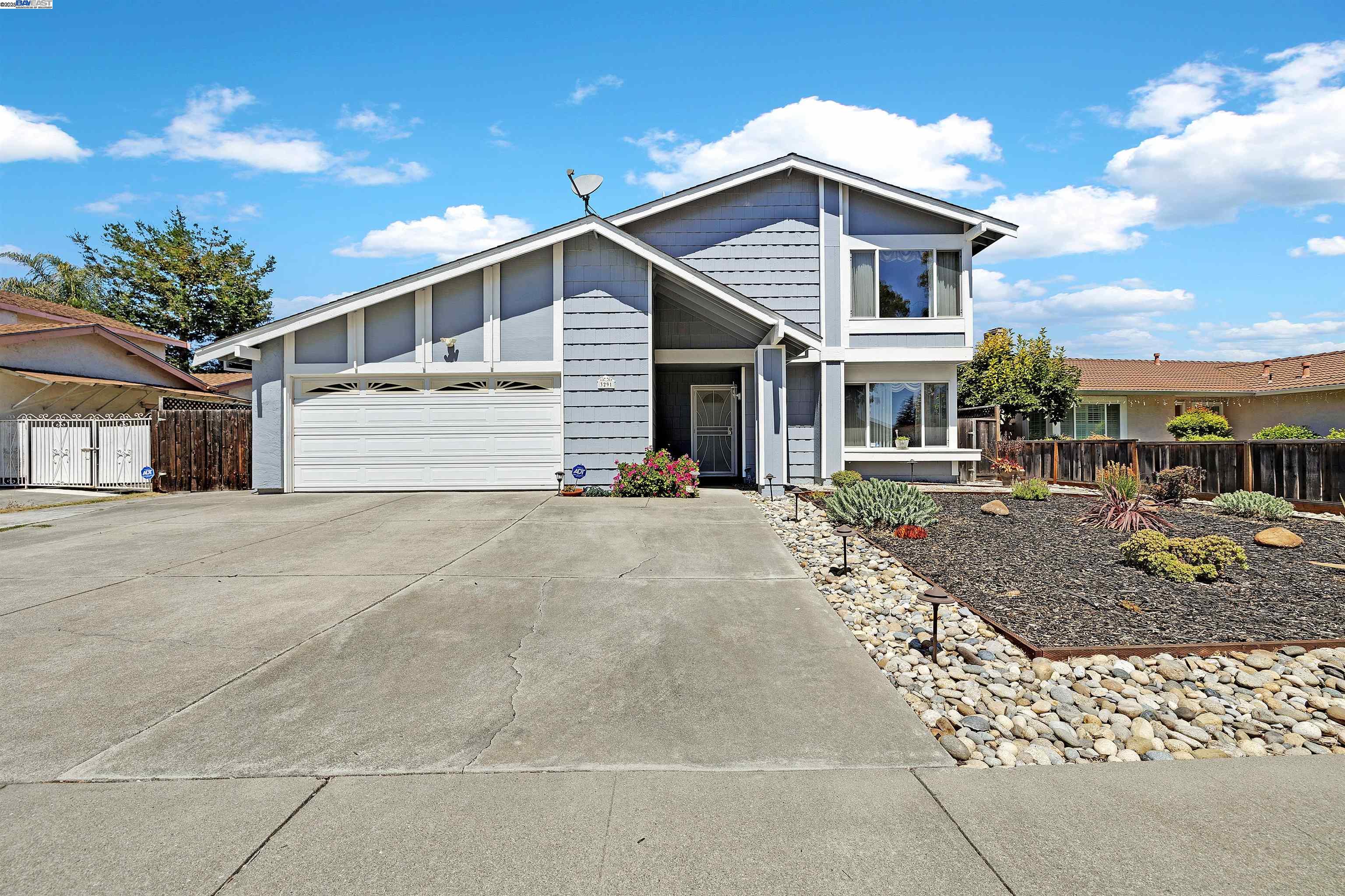Detail Gallery Image 3 of 60 For 3291 Trafalgar Road, Fremont,  CA 94555 - 3 Beds | 2/1 Baths