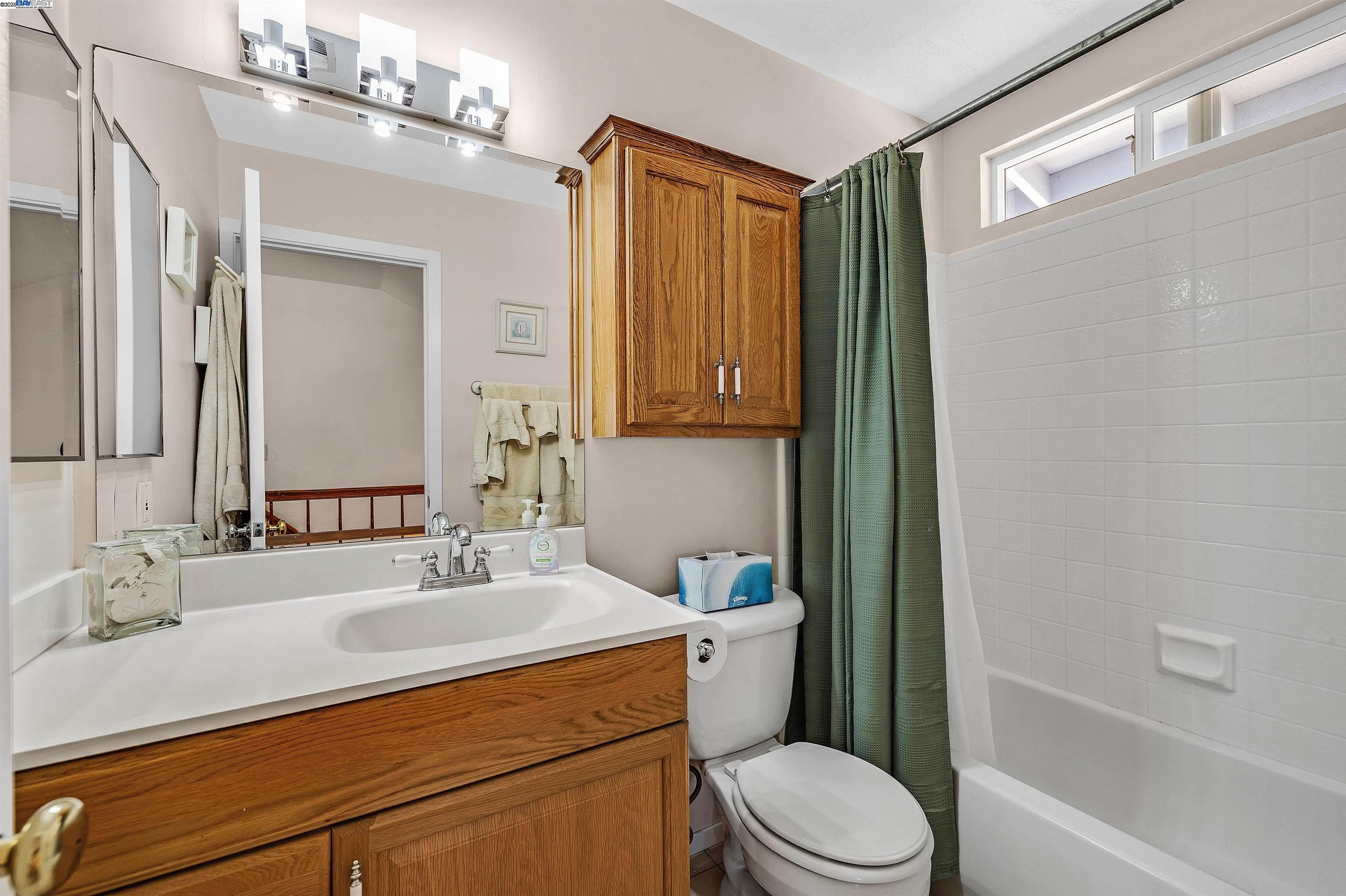 Detail Gallery Image 25 of 60 For 3291 Trafalgar Road, Fremont,  CA 94555 - 3 Beds | 2/1 Baths