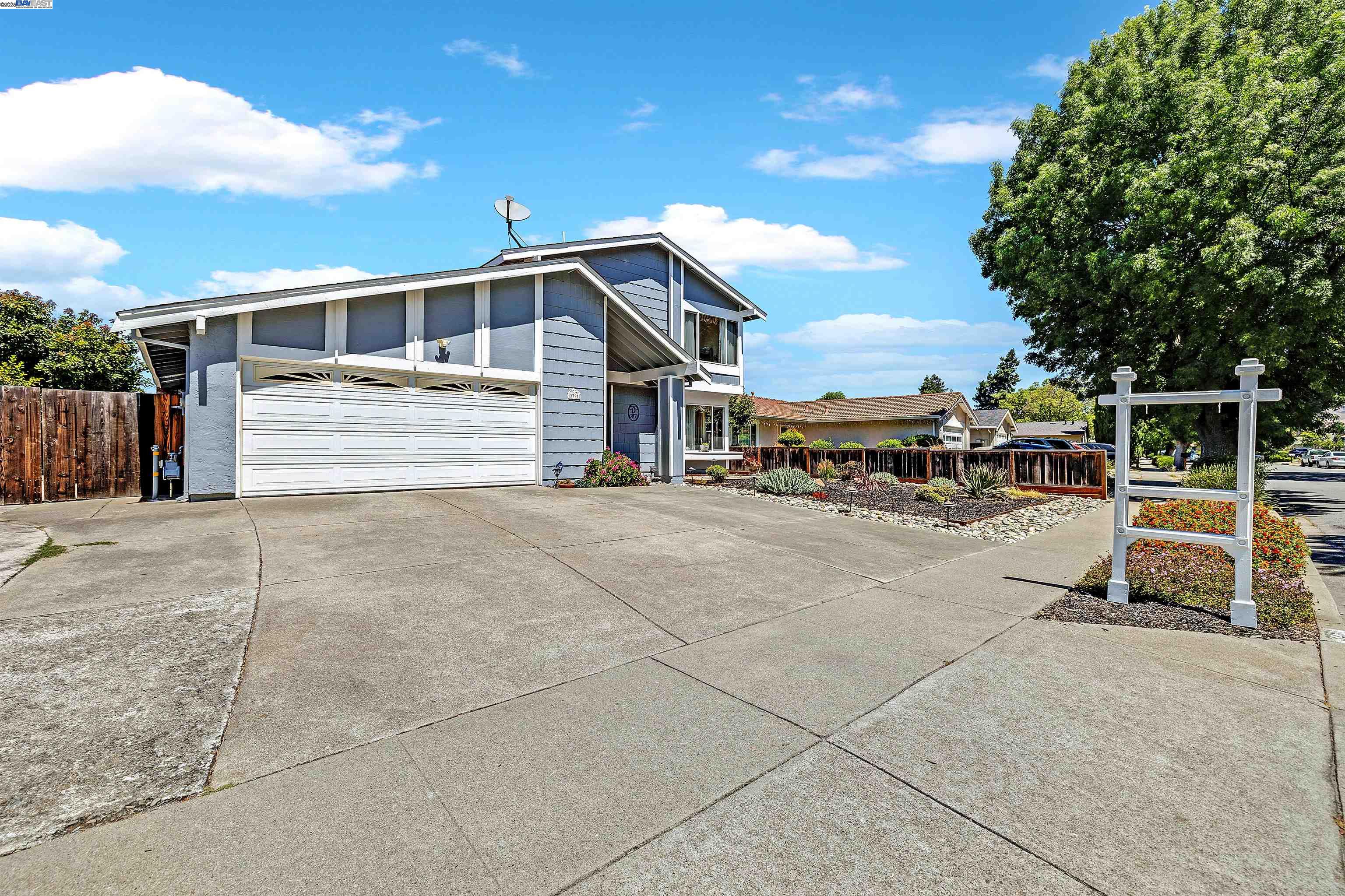 Detail Gallery Image 5 of 60 For 3291 Trafalgar Road, Fremont,  CA 94555 - 3 Beds | 2/1 Baths