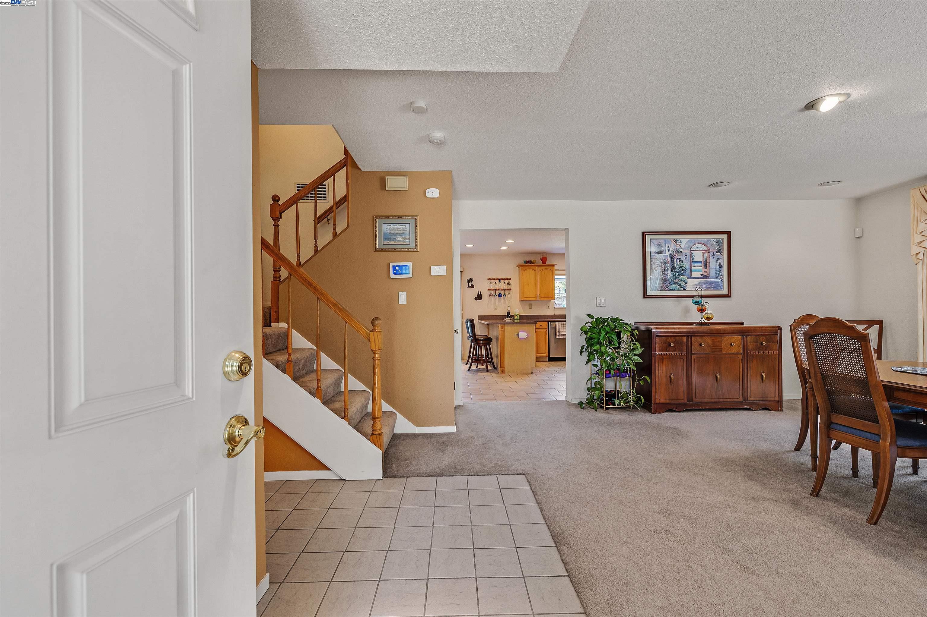 Detail Gallery Image 6 of 60 For 3291 Trafalgar Road, Fremont,  CA 94555 - 3 Beds | 2/1 Baths