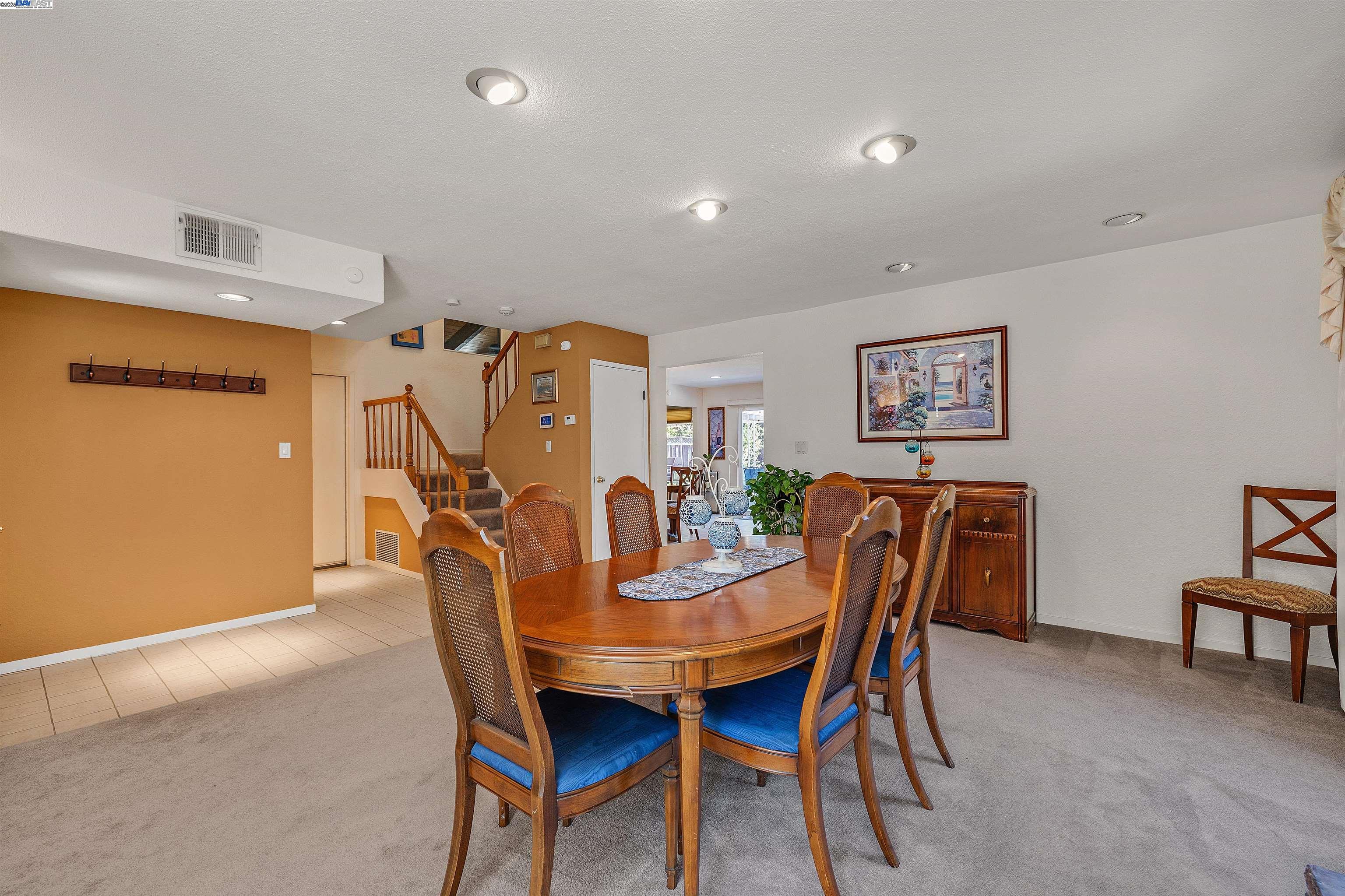 Detail Gallery Image 9 of 60 For 3291 Trafalgar Road, Fremont,  CA 94555 - 3 Beds | 2/1 Baths