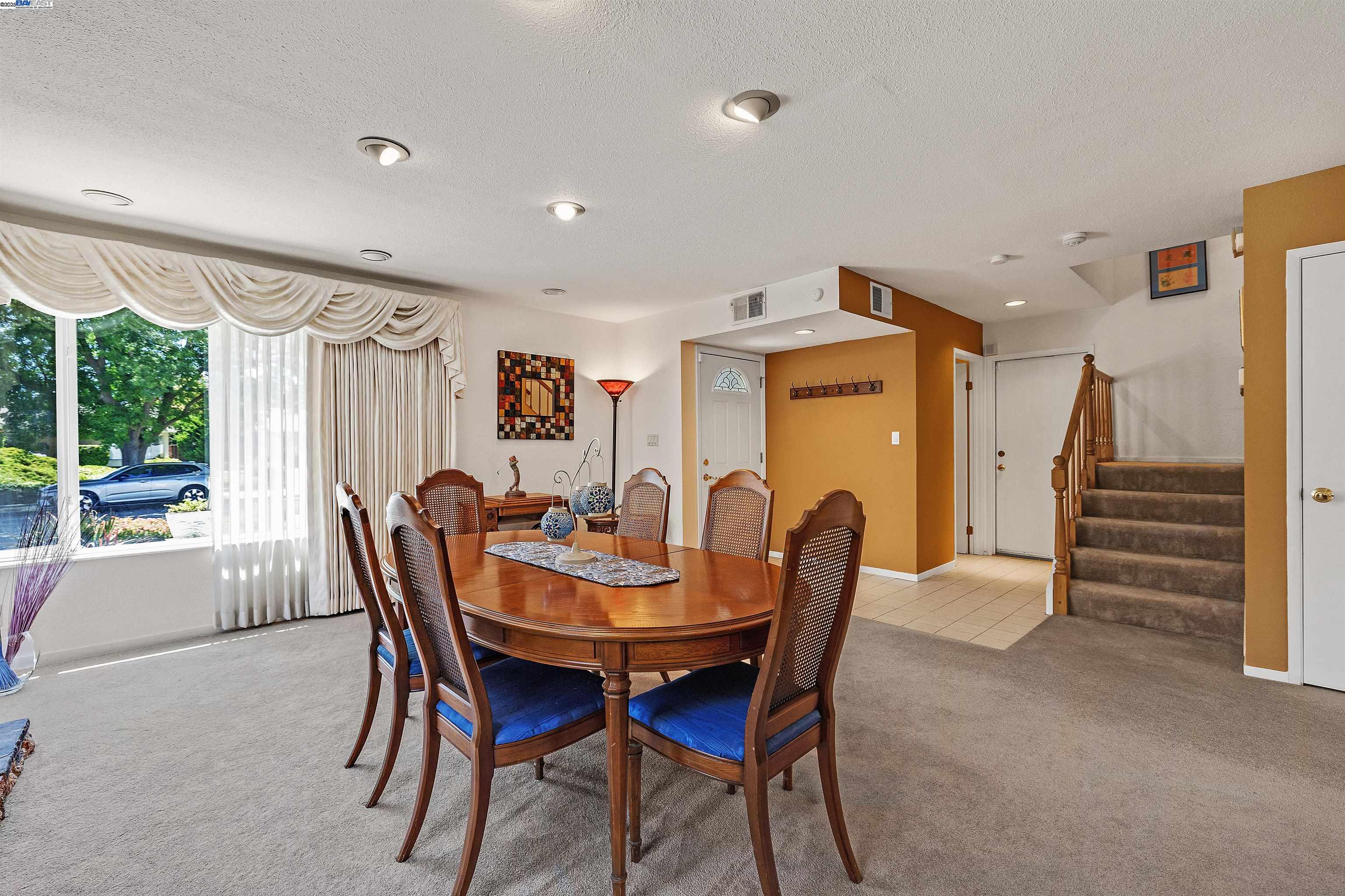 Detail Gallery Image 10 of 60 For 3291 Trafalgar Road, Fremont,  CA 94555 - 3 Beds | 2/1 Baths