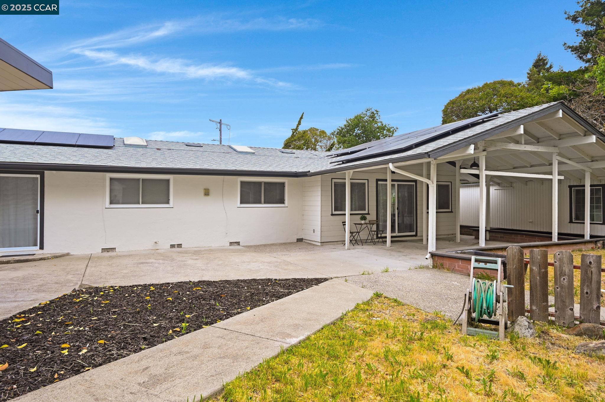 Detail Gallery Image 26 of 44 For 2326 Estrella Ct, Pinole,  CA 94564 - 8 Beds | 4 Baths