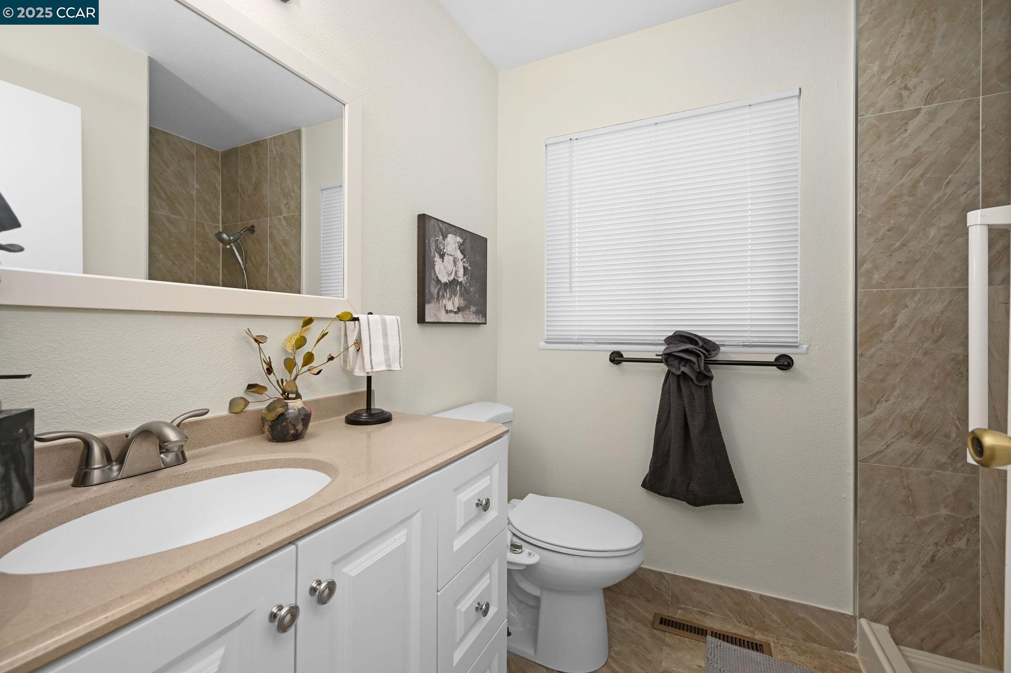 Detail Gallery Image 36 of 44 For 2326 Estrella Ct, Pinole,  CA 94564 - 8 Beds | 4 Baths