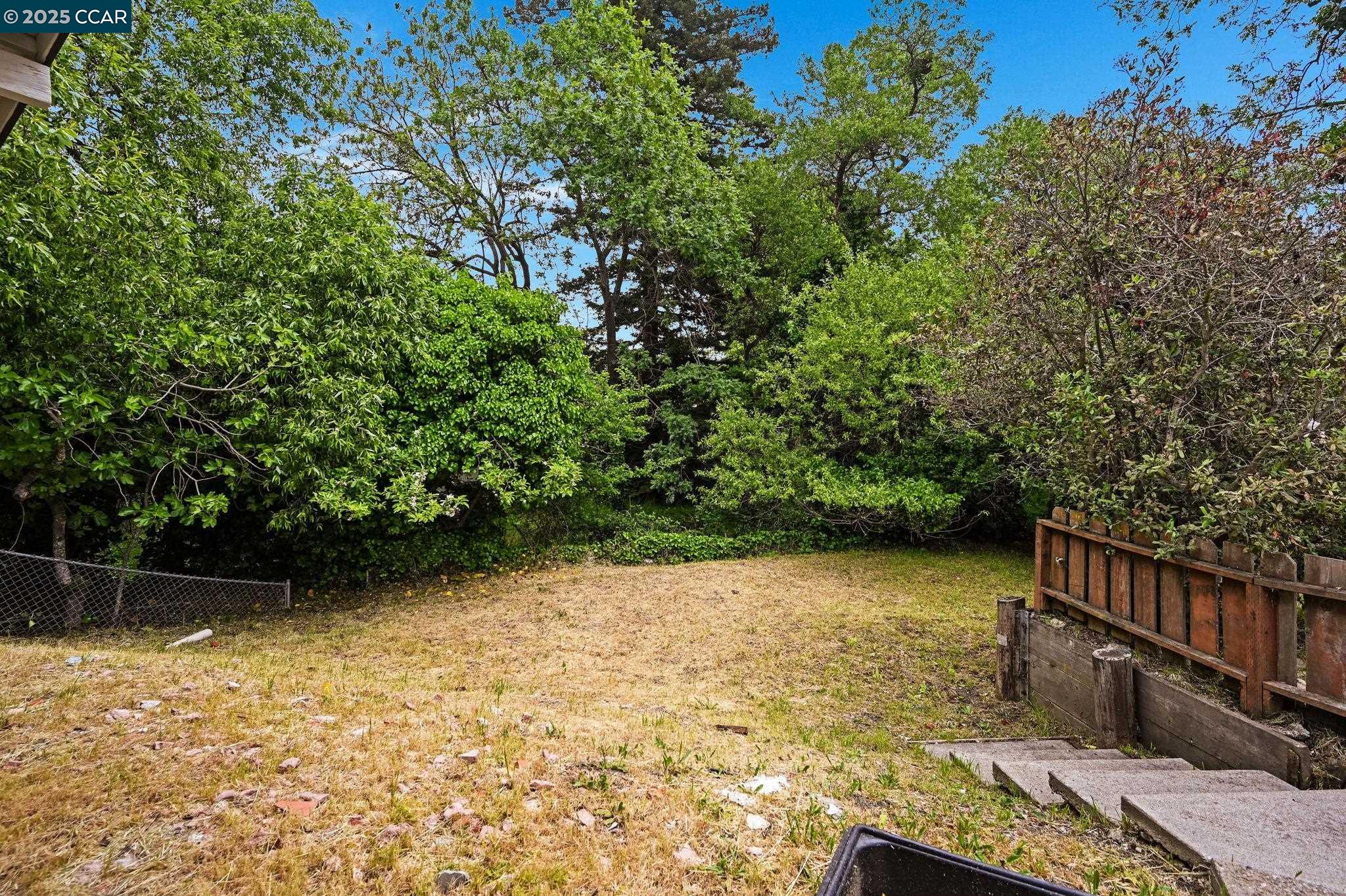 Detail Gallery Image 23 of 44 For 2326 Estrella Ct, Pinole,  CA 94564 - 8 Beds | 4 Baths
