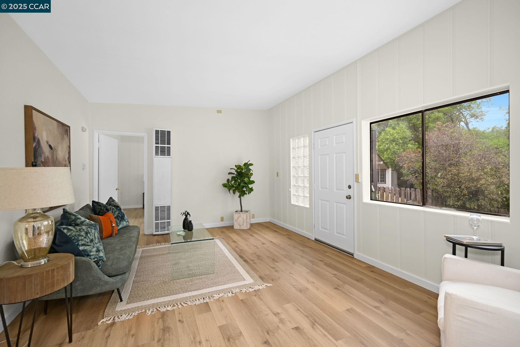 Detail Gallery Image 28 of 44 For 2326 Estrella Ct, Pinole,  CA 94564 - 8 Beds | 4 Baths