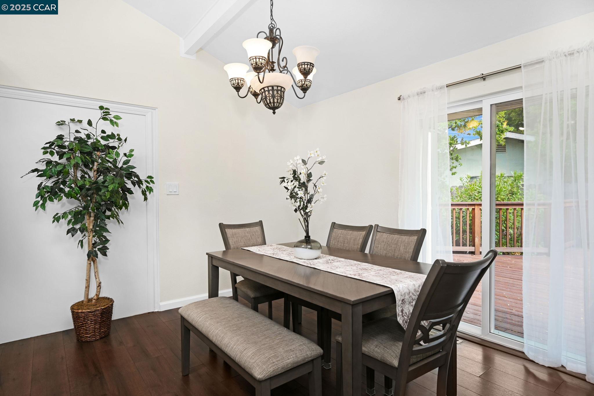 Detail Gallery Image 7 of 44 For 2326 Estrella Ct, Pinole,  CA 94564 - 8 Beds | 4 Baths