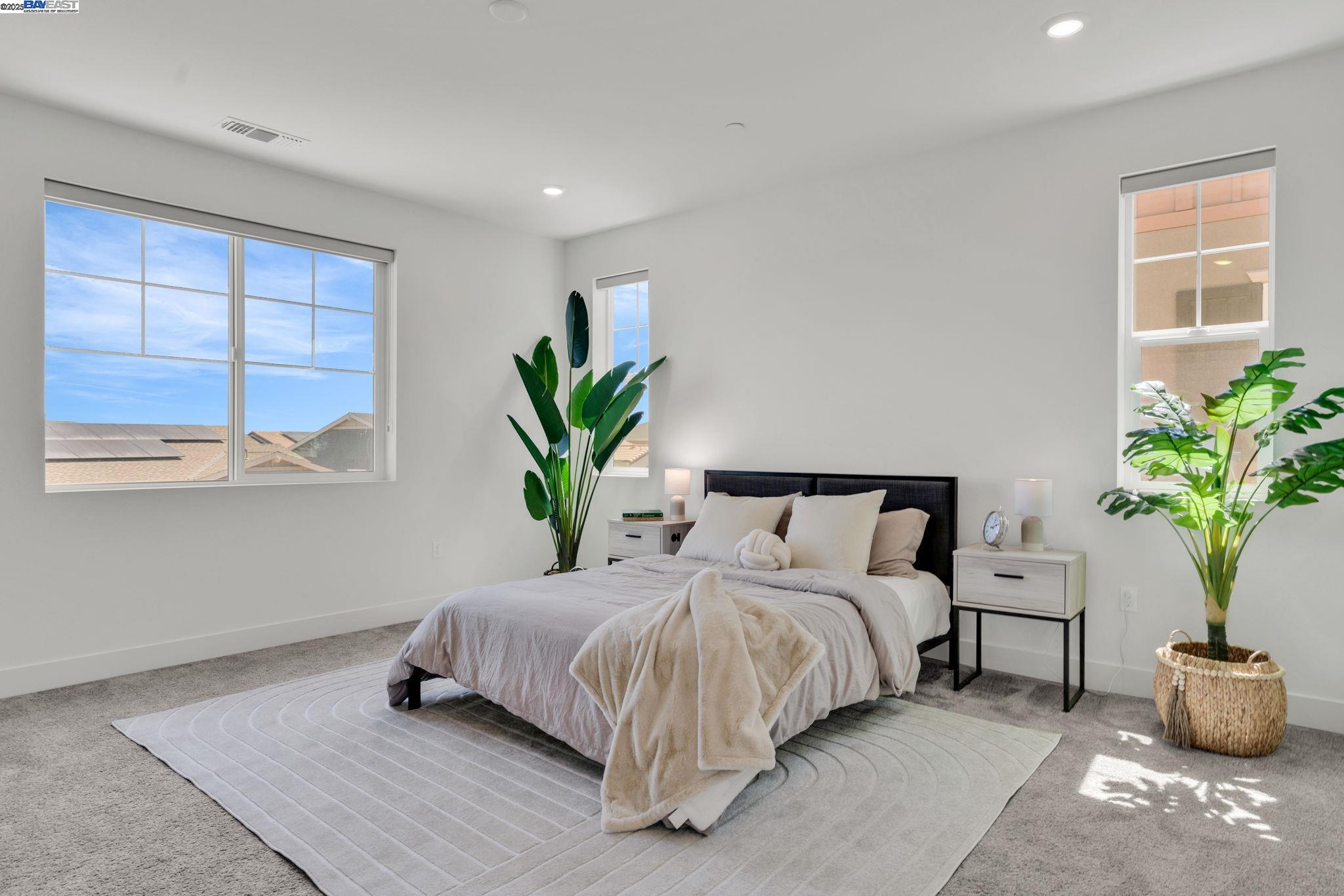 Detail Gallery Image 13 of 35 For 5946 Markham Dr, Tracy,  CA 95377 - 4 Beds | 3 Baths