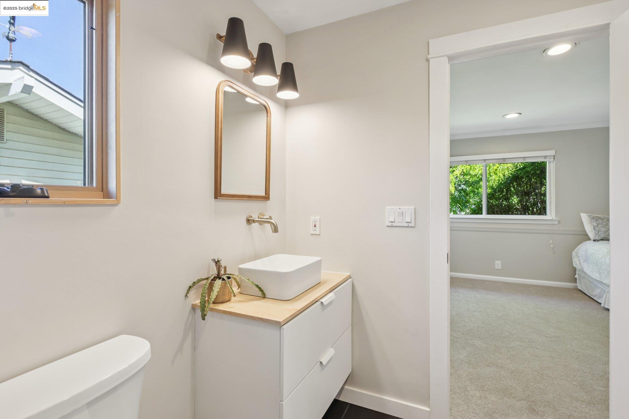 Detail Gallery Image 33 of 44 For 415 Blue Ridge Dr, Martinez,  CA 94553 - 3 Beds | 3 Baths