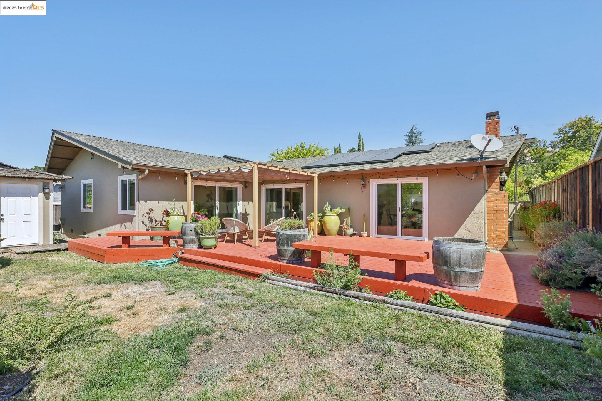 Detail Gallery Image 39 of 44 For 415 Blue Ridge Dr, Martinez,  CA 94553 - 3 Beds | 3 Baths