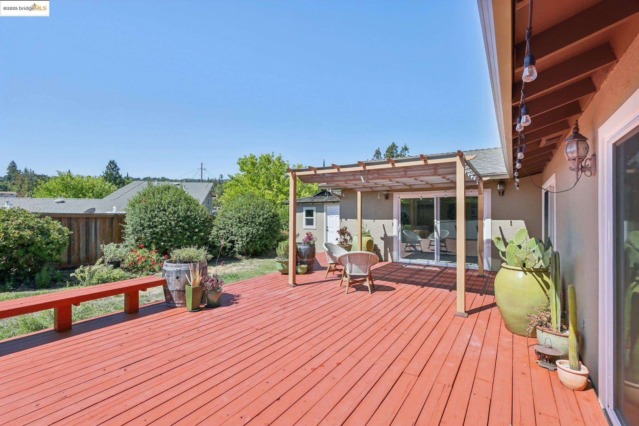 Detail Gallery Image 41 of 44 For 415 Blue Ridge Dr, Martinez,  CA 94553 - 3 Beds | 3 Baths