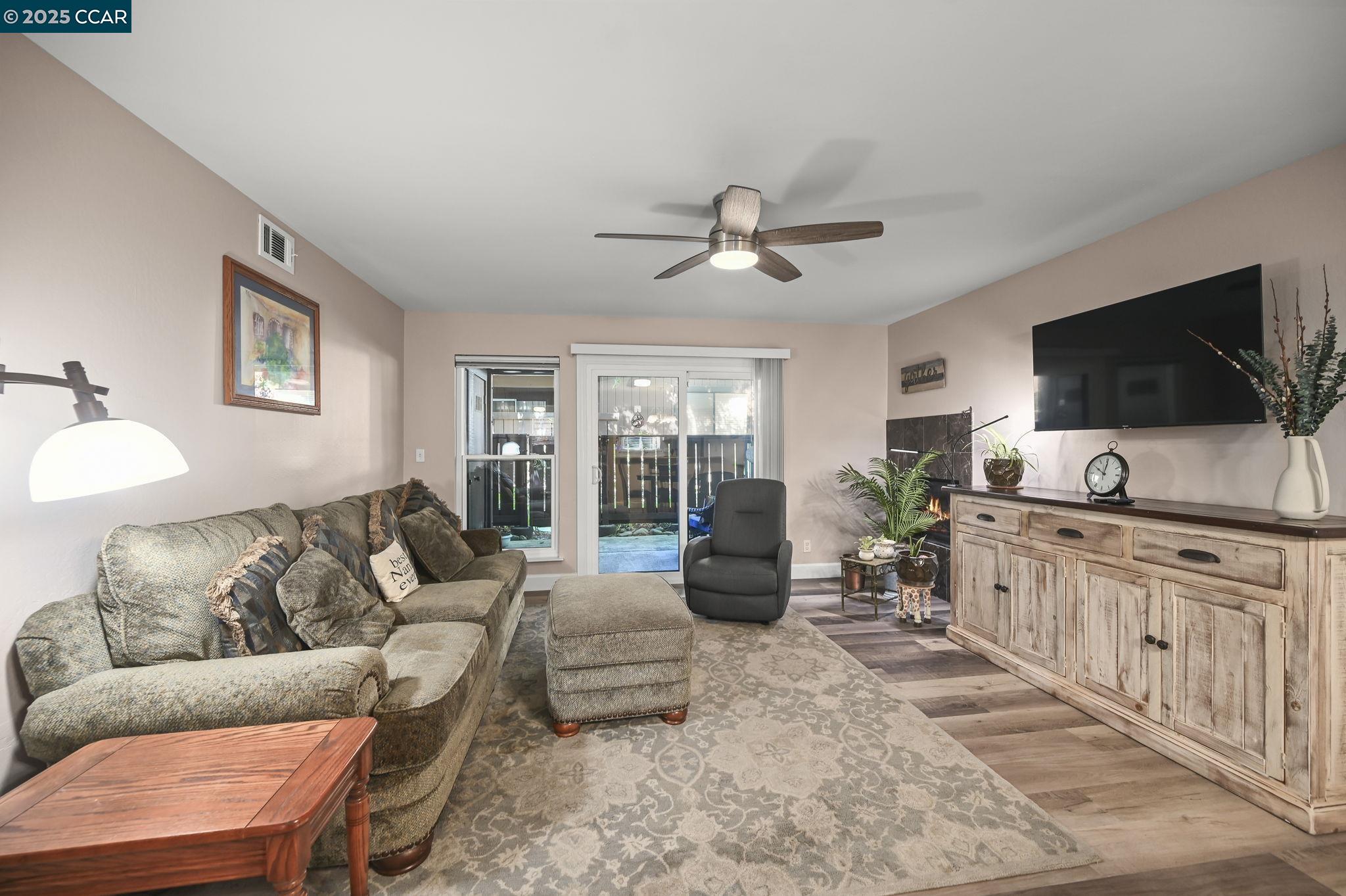 Photo #4: 41106402 Listing 