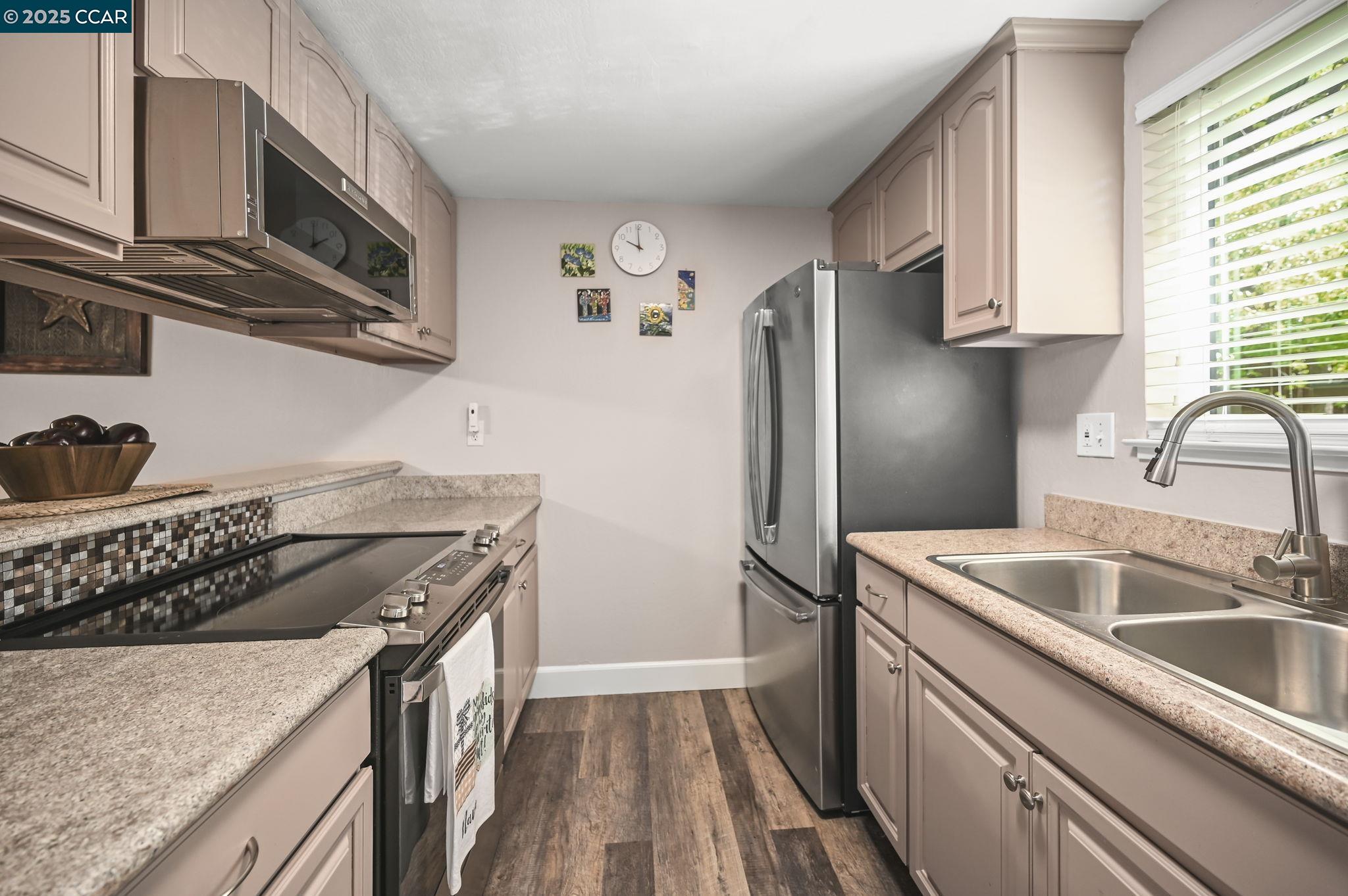 Photo #8: 41106402 Listing: Photo #8