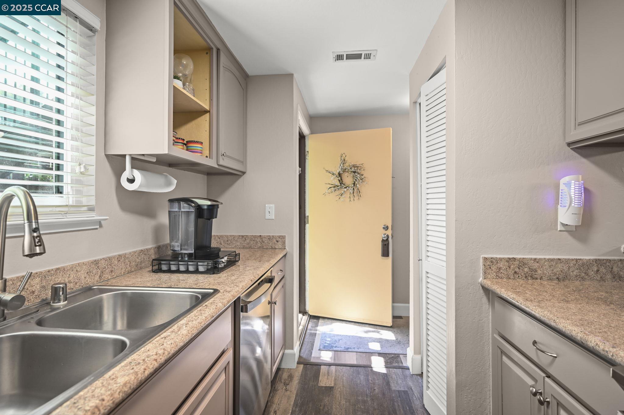 Photo #9: 41106402 Listing: Photo #9