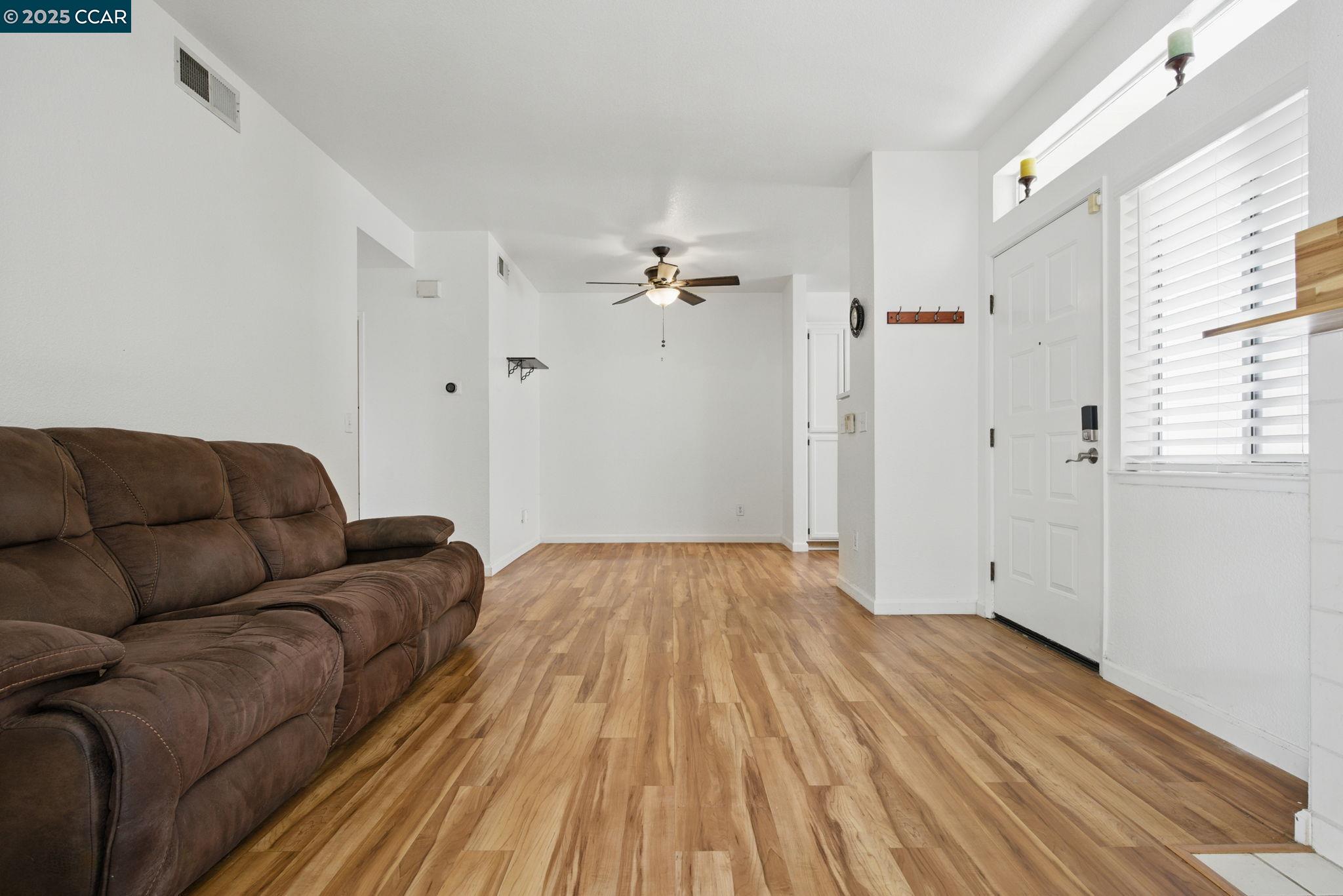 Photo #8: 41106407 Listing: Photo #8