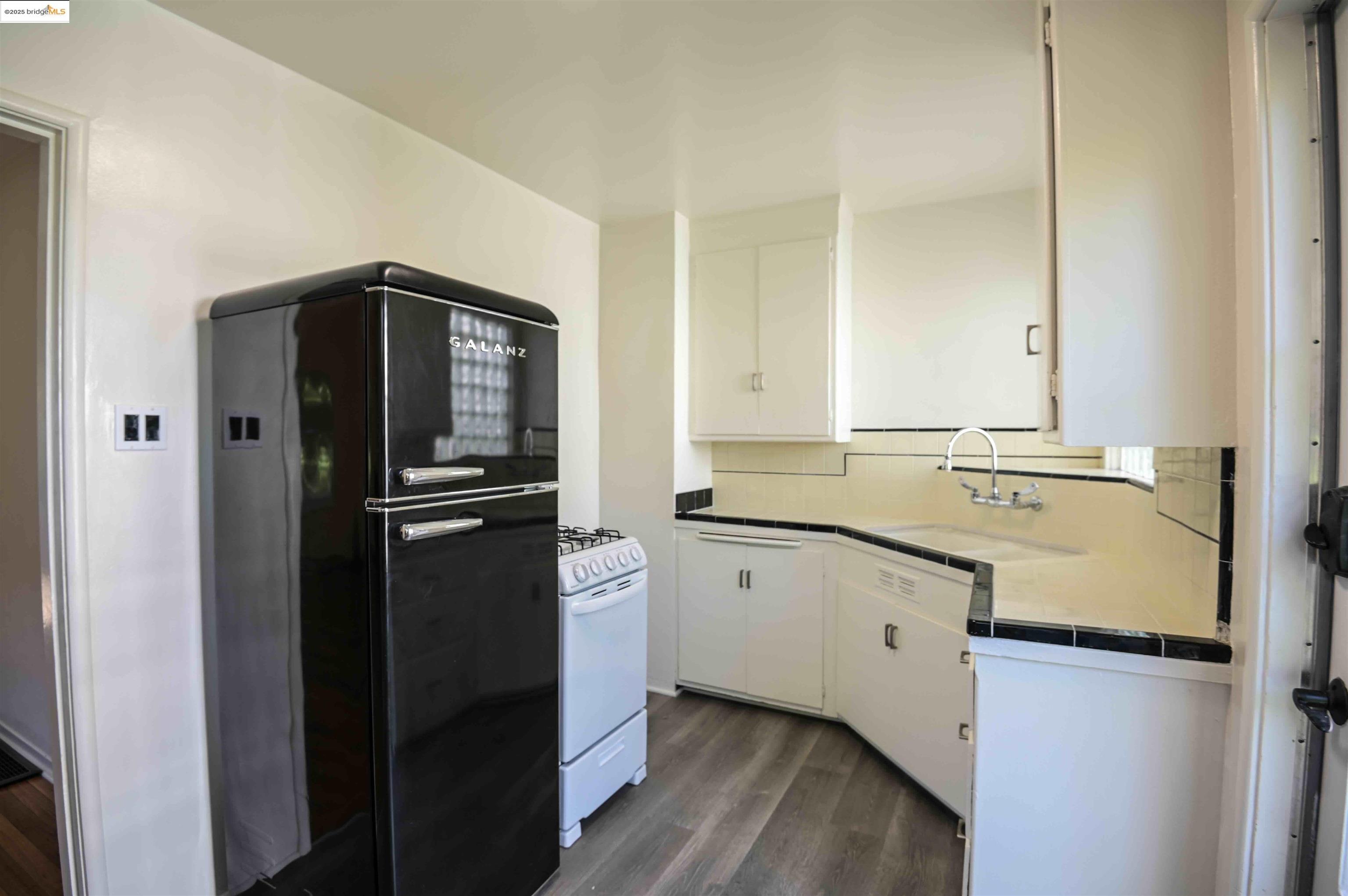 Photo #9: 41106413 Listing: Photo #9