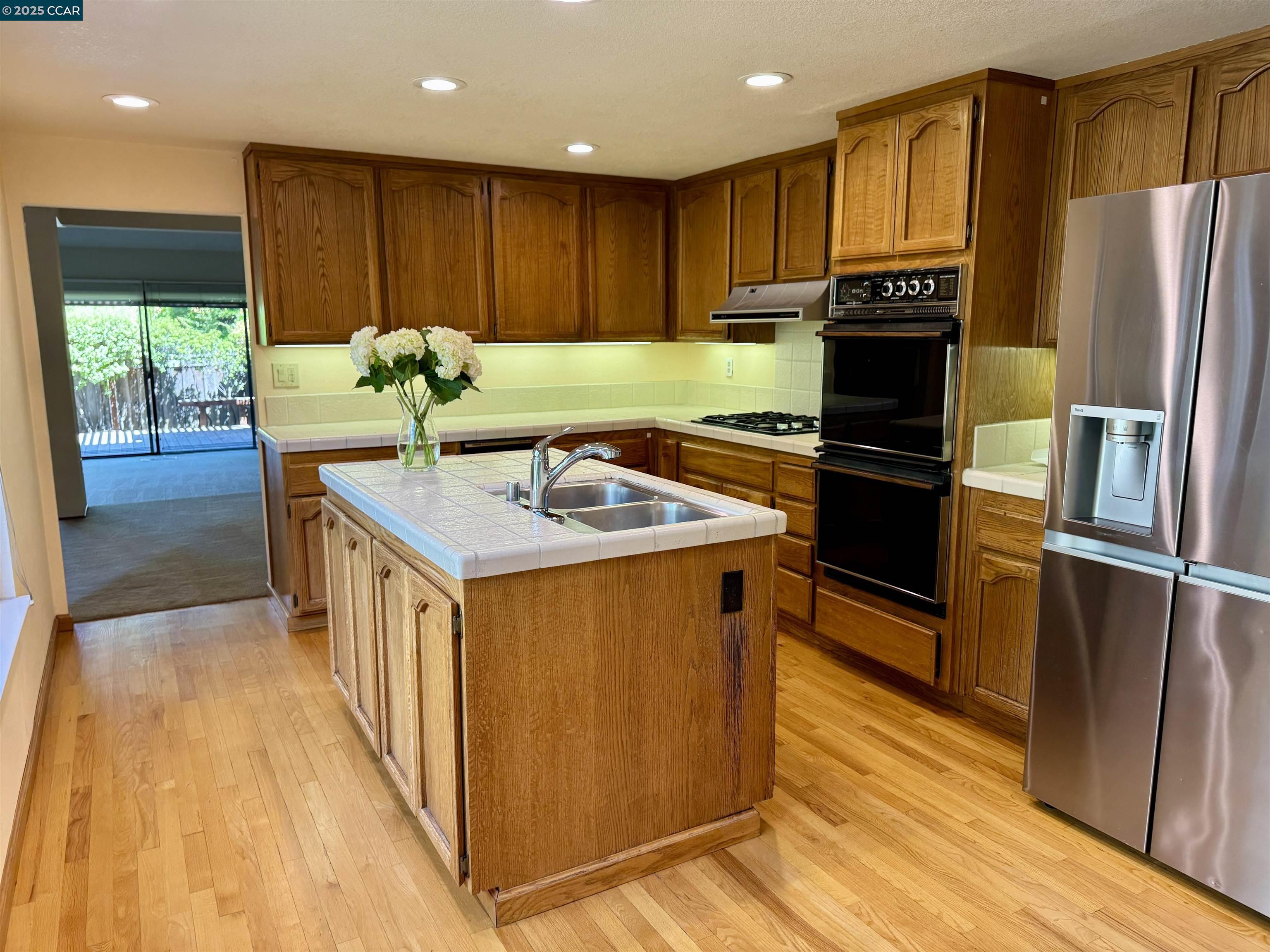 Photo #8: 41106418 Listing: Photo #8