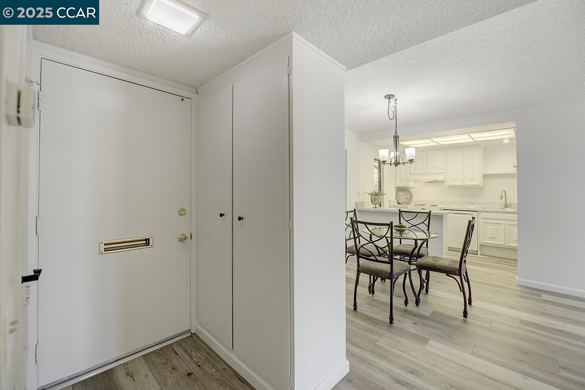 Photo #5: 41106419 Listing 