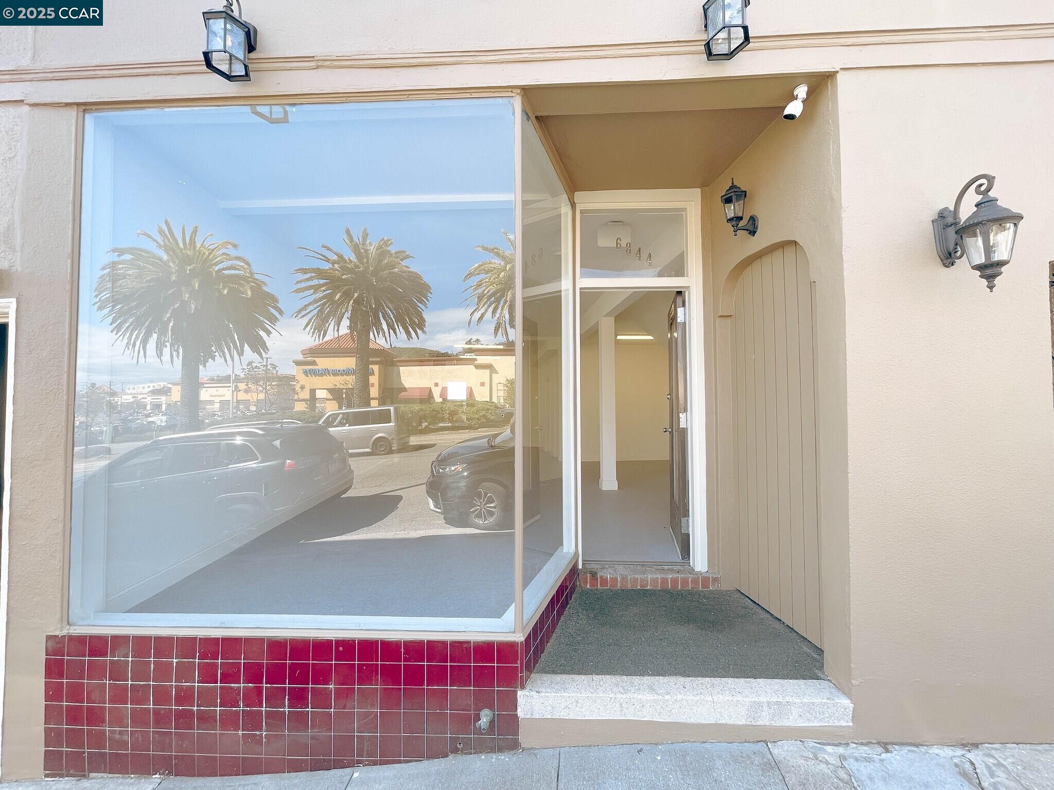 Detail Gallery Image 4 of 7 For , Daly City,  CA 94014 - – Beds | – Baths