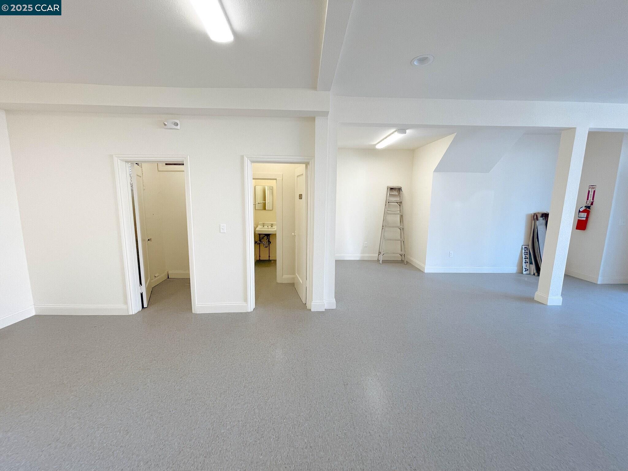 Detail Gallery Image 6 of 7 For , Daly City,  CA 94014 - – Beds | – Baths