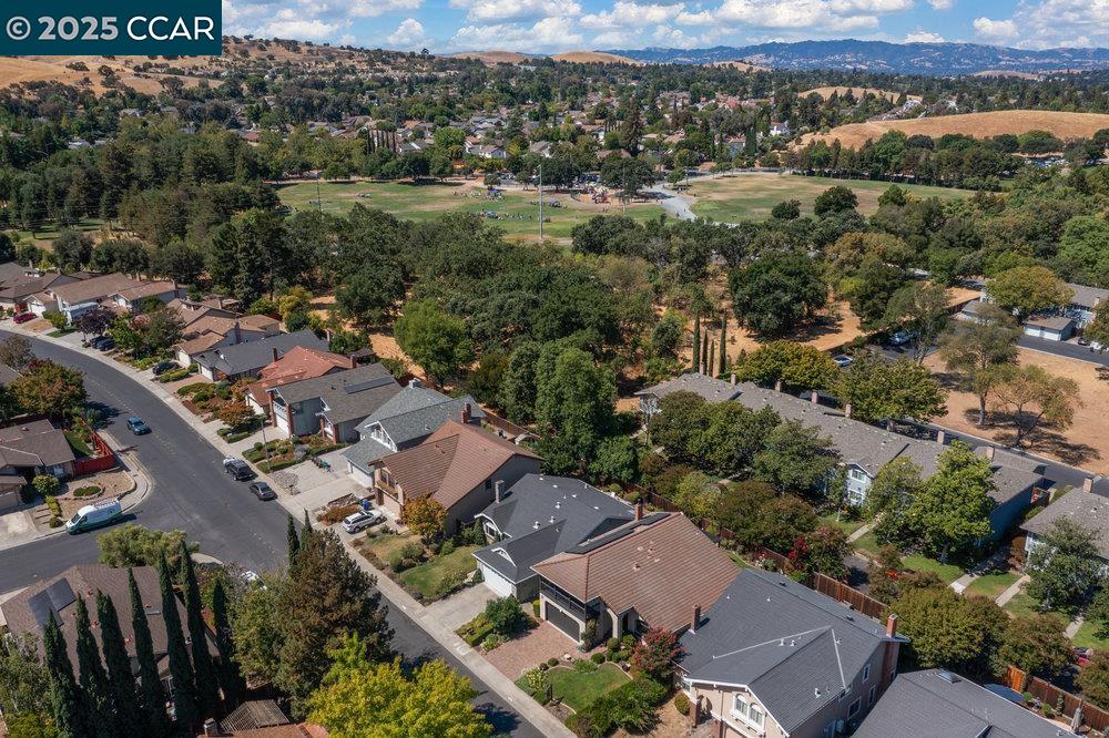 Detail Gallery Image 2 of 41 For 5025 Murchio Dr, Concord,  CA 94521 - 4 Beds | 3 Baths