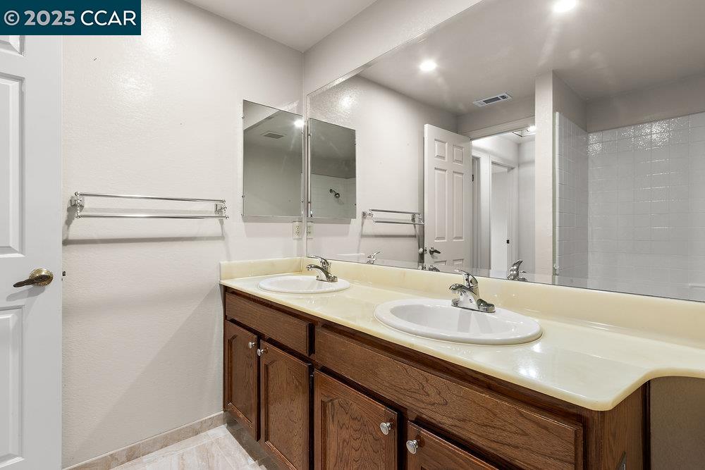 Detail Gallery Image 25 of 41 For 5025 Murchio Dr, Concord,  CA 94521 - 4 Beds | 3 Baths