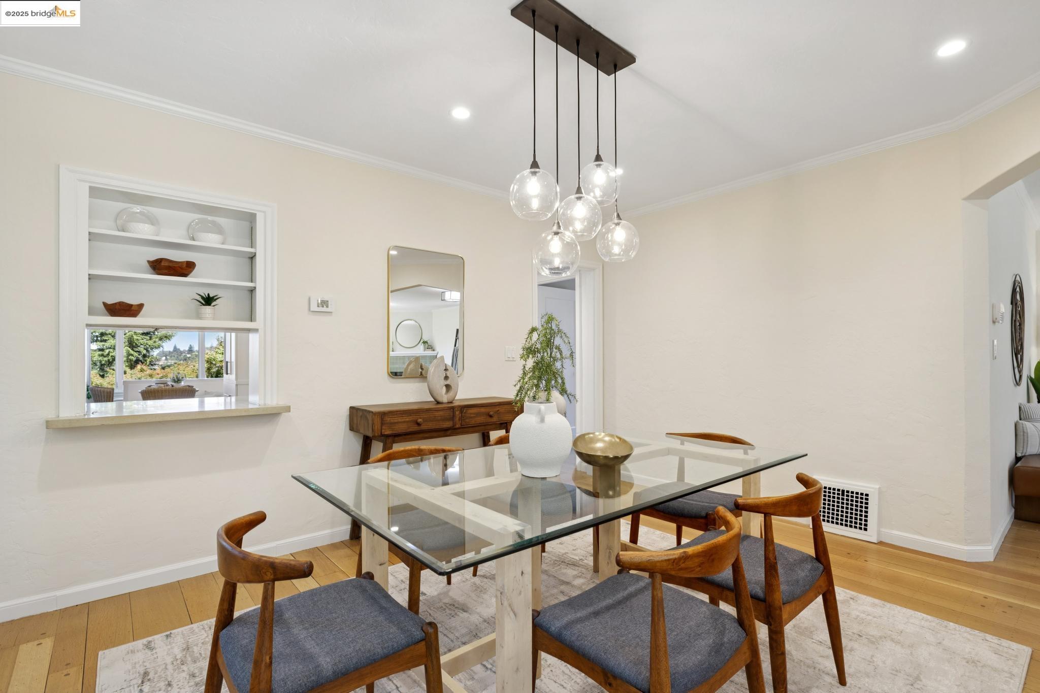 4209 Wilshire Blvd, Oakland, California 94602, 3 Bedrooms Bedrooms, 7 Rooms Rooms,2 BathroomsBathrooms,Residential,For Sale,4209 Wilshire Blvd,41106425