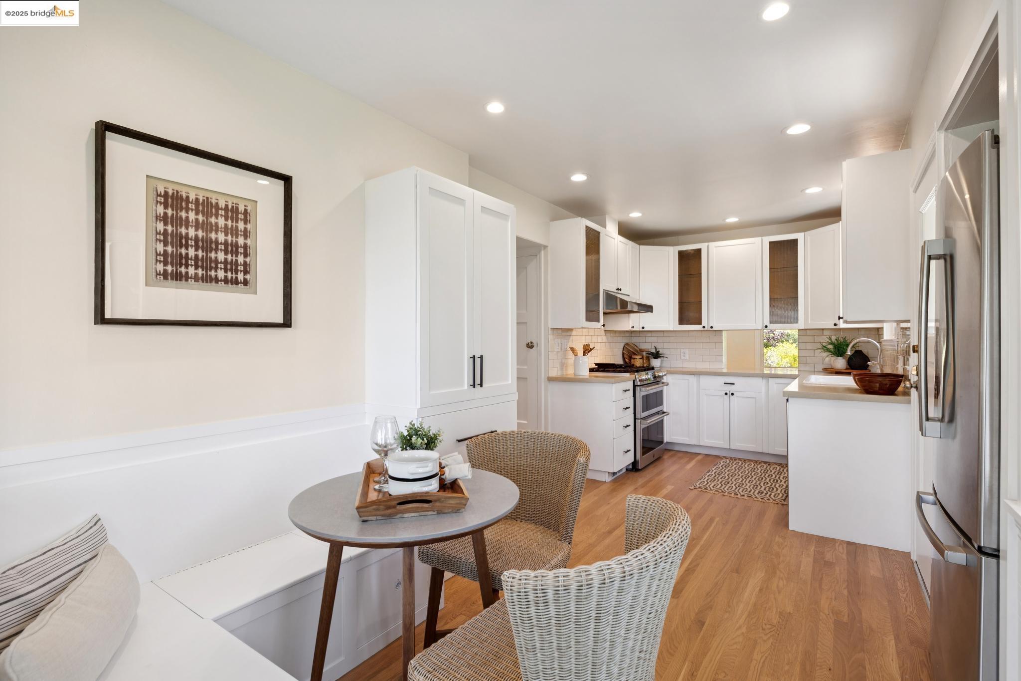 4209 Wilshire Blvd, Oakland, California 94602, 3 Bedrooms Bedrooms, 7 Rooms Rooms,2 BathroomsBathrooms,Residential,For Sale,4209 Wilshire Blvd,41106425