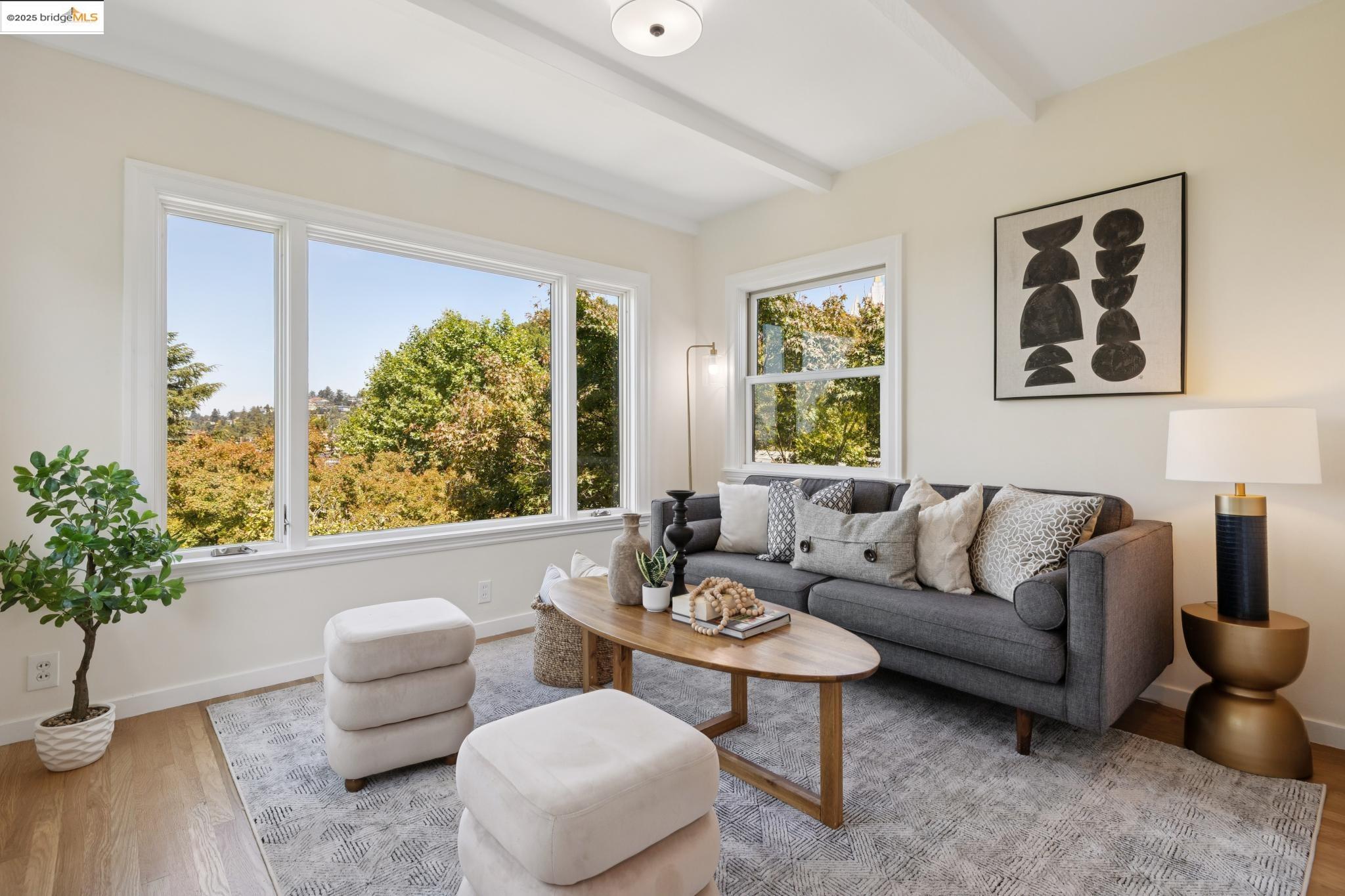 4209 Wilshire Blvd, Oakland, California 94602, 3 Bedrooms Bedrooms, 7 Rooms Rooms,2 BathroomsBathrooms,Residential,For Sale,4209 Wilshire Blvd,41106425