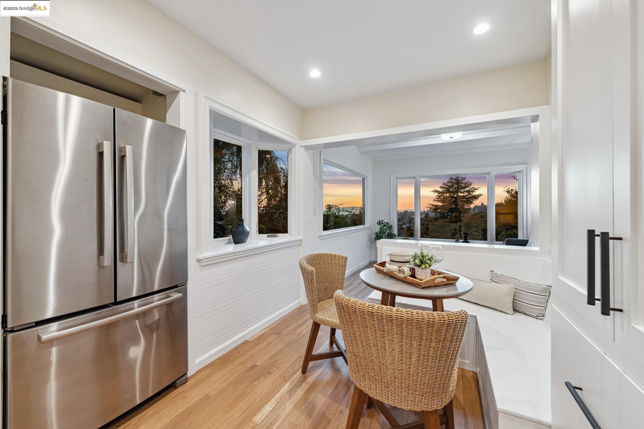 4209 Wilshire Blvd, Oakland, California 94602, 3 Bedrooms Bedrooms, 7 Rooms Rooms,2 BathroomsBathrooms,Residential,For Sale,4209 Wilshire Blvd,41106425