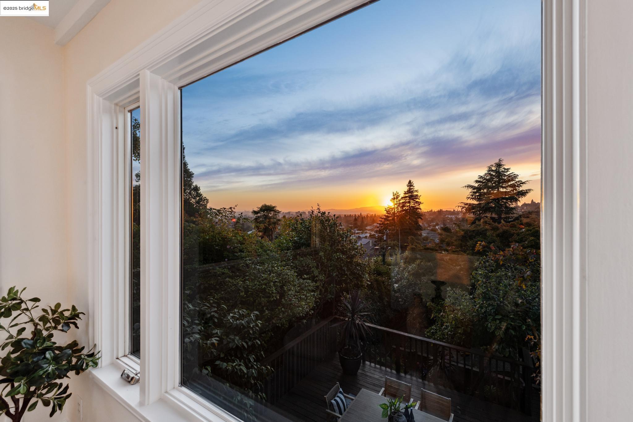 4209 Wilshire Blvd, Oakland, California 94602, 3 Bedrooms Bedrooms, 7 Rooms Rooms,2 BathroomsBathrooms,Residential,For Sale,4209 Wilshire Blvd,41106425