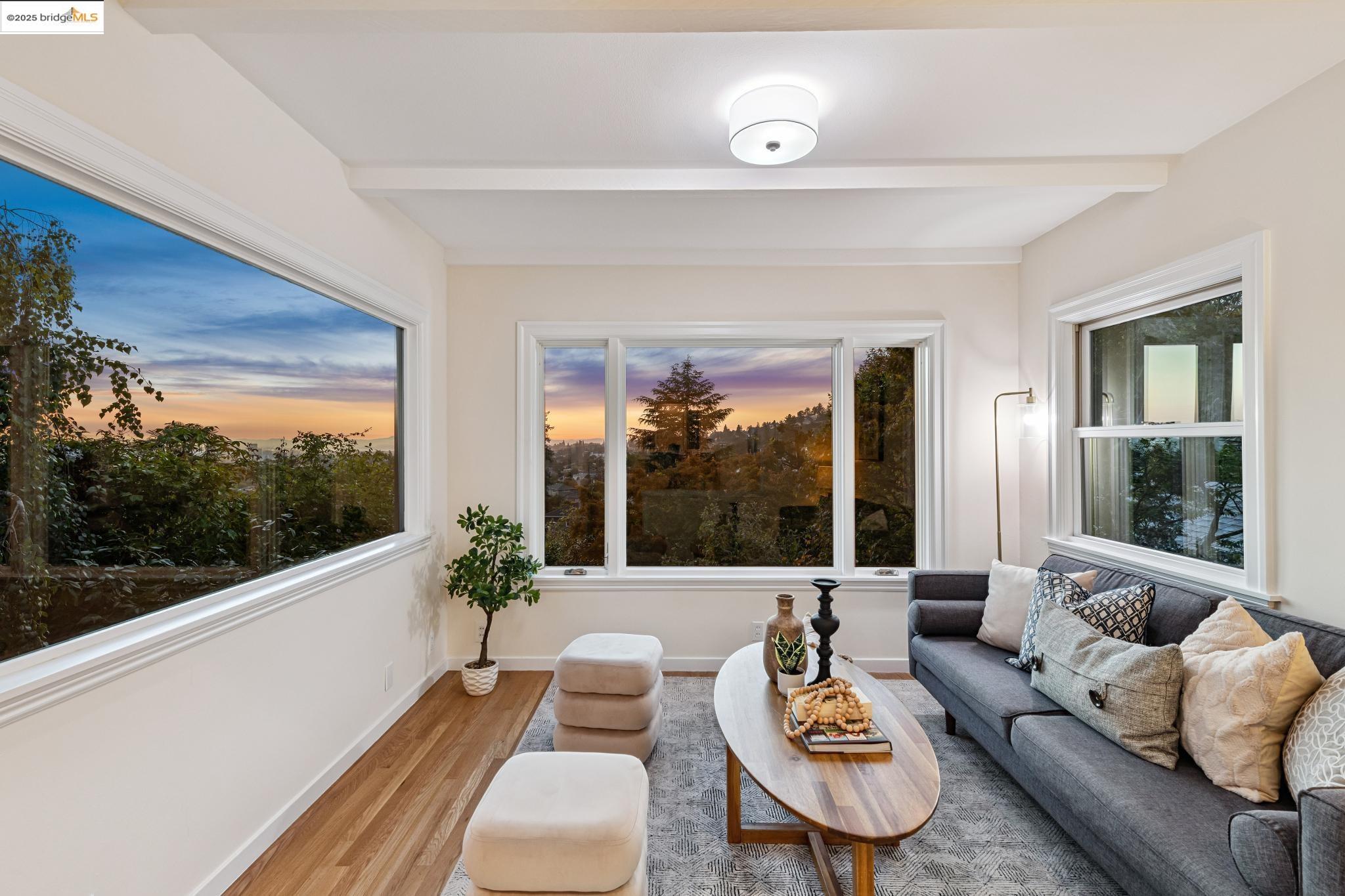 4209 Wilshire Blvd, Oakland, California 94602, 3 Bedrooms Bedrooms, 7 Rooms Rooms,2 BathroomsBathrooms,Residential,For Sale,4209 Wilshire Blvd,41106425