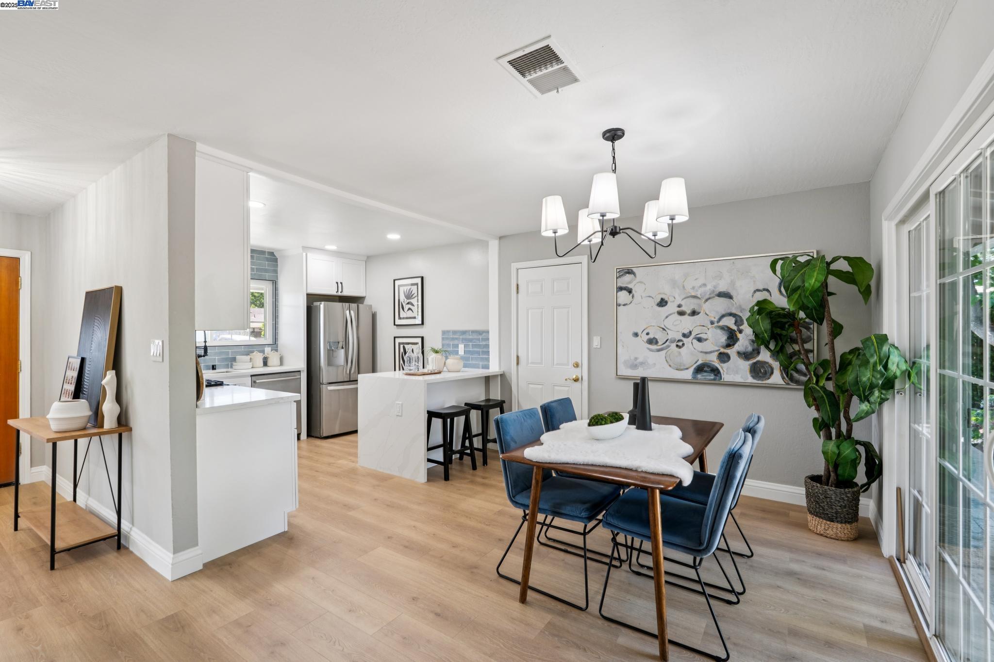 Detail Gallery Image 11 of 58 For 9746 Broadmoor Dr, San Ramon,  CA 94583 - 3 Beds | 2 Baths