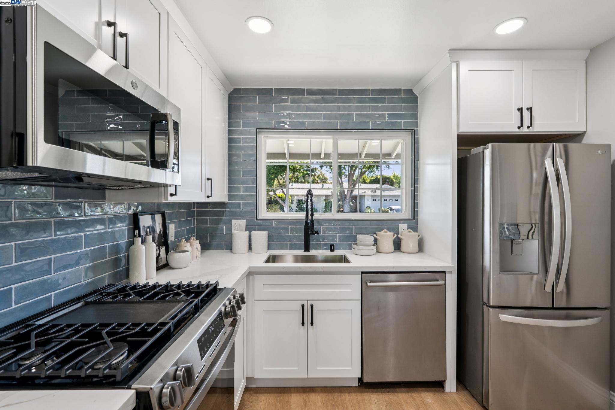 Detail Gallery Image 14 of 58 For 9746 Broadmoor Dr, San Ramon,  CA 94583 - 3 Beds | 2 Baths