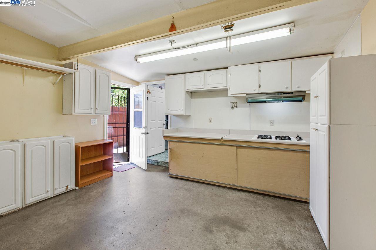 4421 Cahill St, Fremont, California 94538, 4 Bedrooms Bedrooms, 7 Rooms Rooms,3 BathroomsBathrooms,Residential,For Sale,4421 Cahill St,41106435