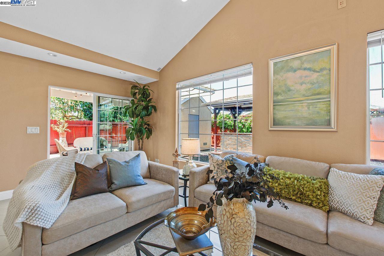4421 Cahill St, Fremont, California 94538, 4 Bedrooms Bedrooms, 7 Rooms Rooms,3 BathroomsBathrooms,Residential,For Sale,4421 Cahill St,41106435