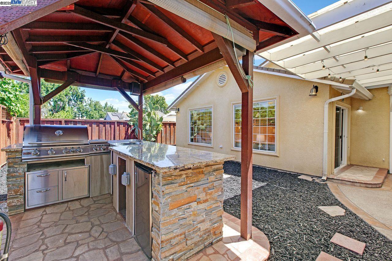 4421 Cahill St, Fremont, California 94538, 4 Bedrooms Bedrooms, 7 Rooms Rooms,3 BathroomsBathrooms,Residential,For Sale,4421 Cahill St,41106435