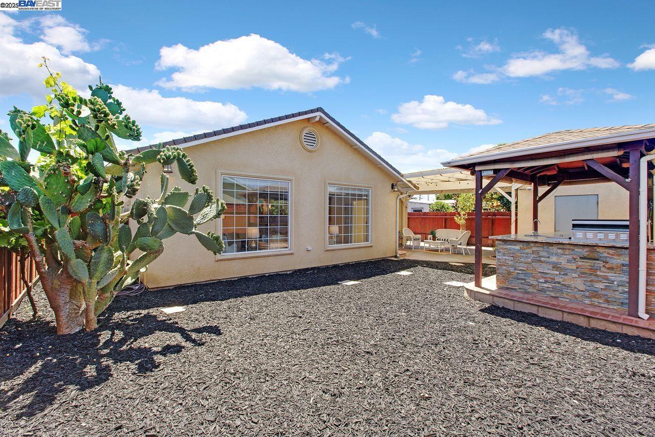 4421 Cahill St, Fremont, California 94538, 4 Bedrooms Bedrooms, 7 Rooms Rooms,3 BathroomsBathrooms,Residential,For Sale,4421 Cahill St,41106435
