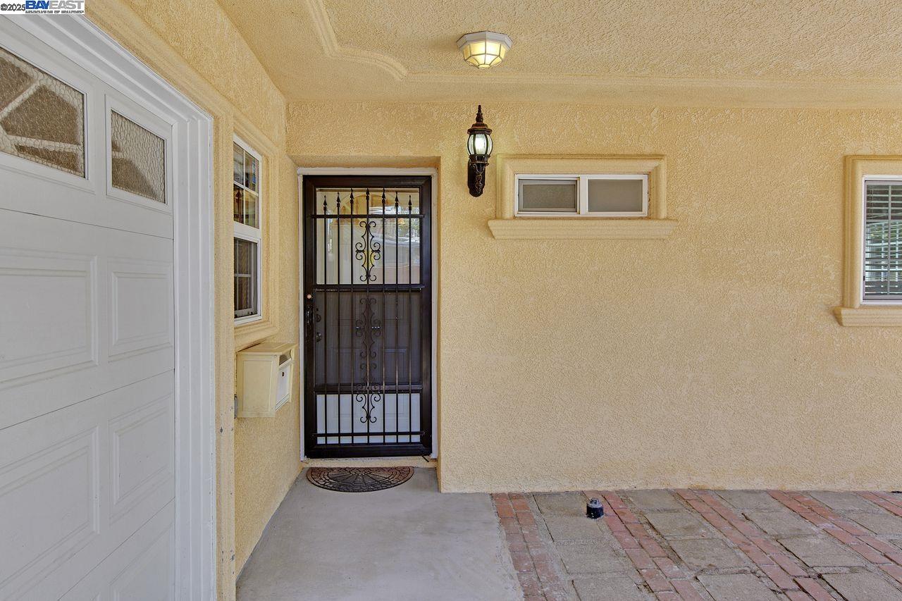 4421 Cahill St, Fremont, California 94538, 4 Bedrooms Bedrooms, 7 Rooms Rooms,3 BathroomsBathrooms,Residential,For Sale,4421 Cahill St,41106435