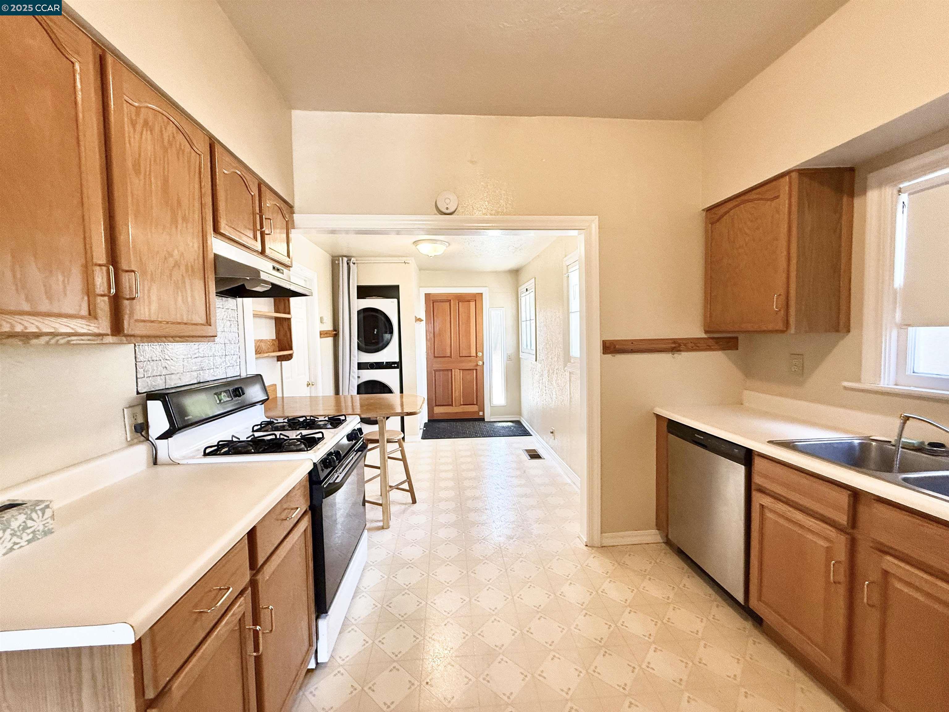 Detail Gallery Image 13 of 37 For 821 Virginia St, Vallejo,  CA 94590 - 3 Beds | 1 Baths