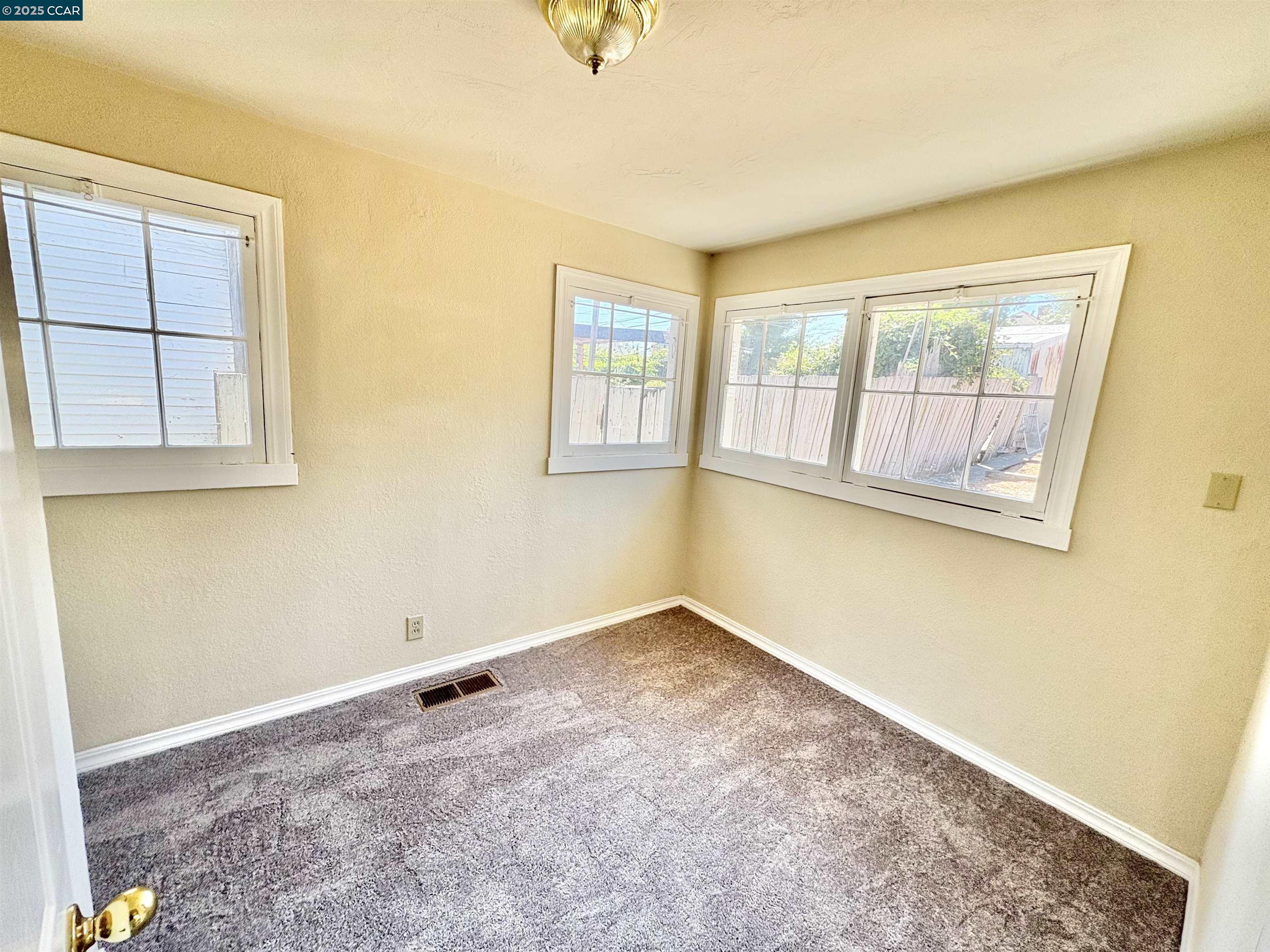 Detail Gallery Image 23 of 37 For 821 Virginia St, Vallejo,  CA 94590 - 3 Beds | 1 Baths
