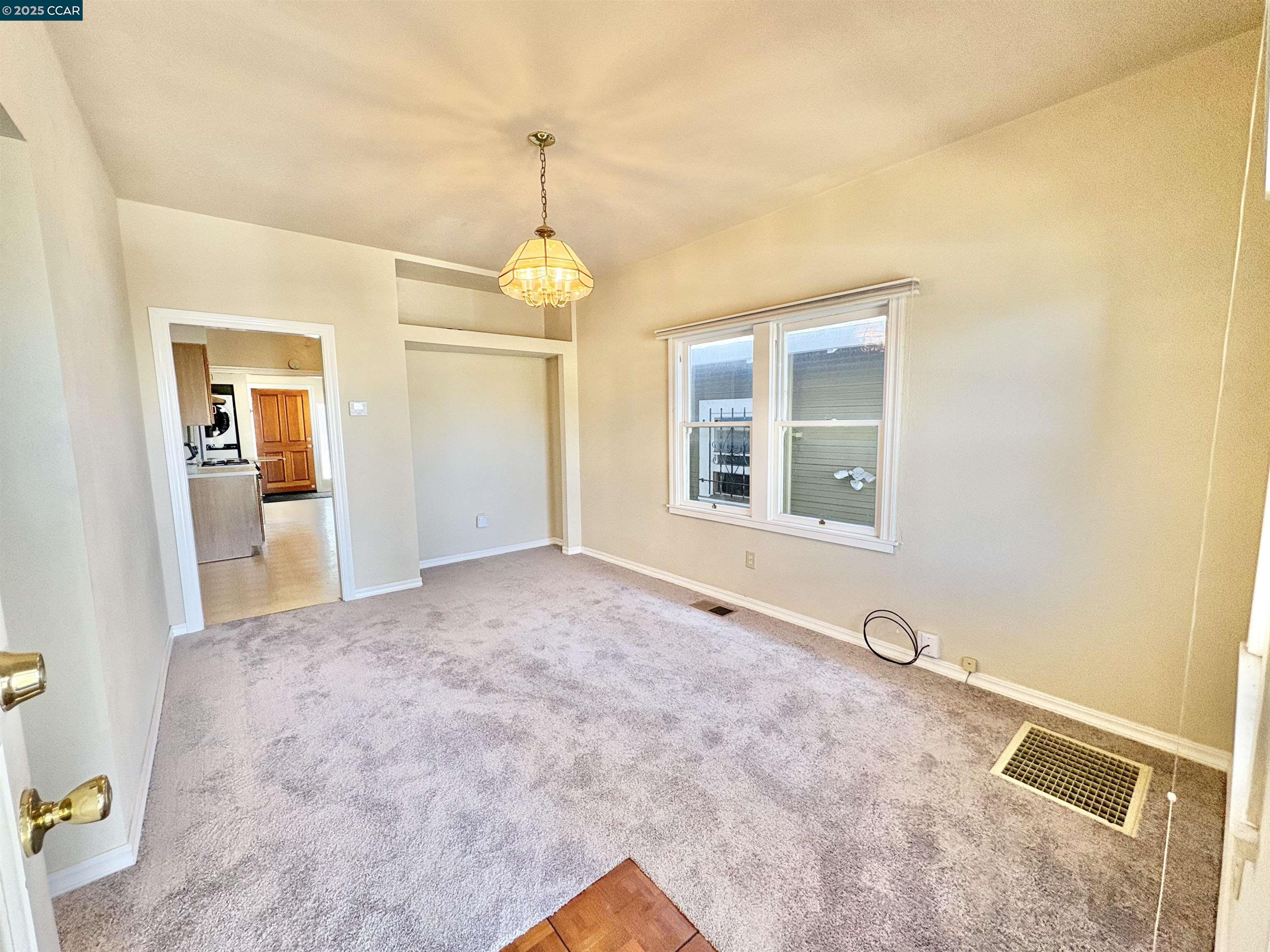 Detail Gallery Image 4 of 37 For 821 Virginia St, Vallejo,  CA 94590 - 3 Beds | 1 Baths