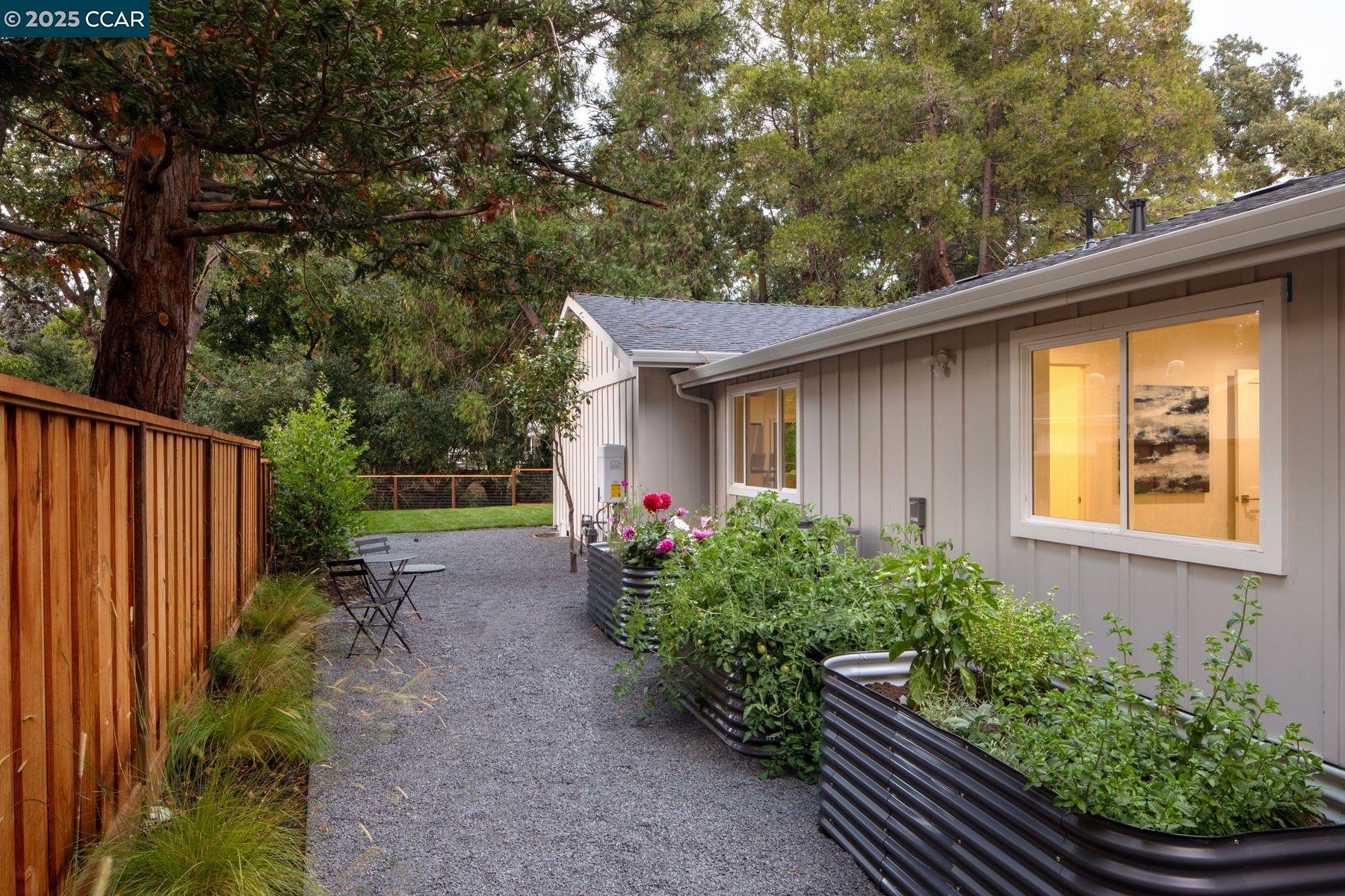 706 St Marys Road, Lafayette, California 94549, 4 Bedrooms Bedrooms, 7 Rooms Rooms,4 BathroomsBathrooms,Residential,For Sale,706 St Marys Road,41106437