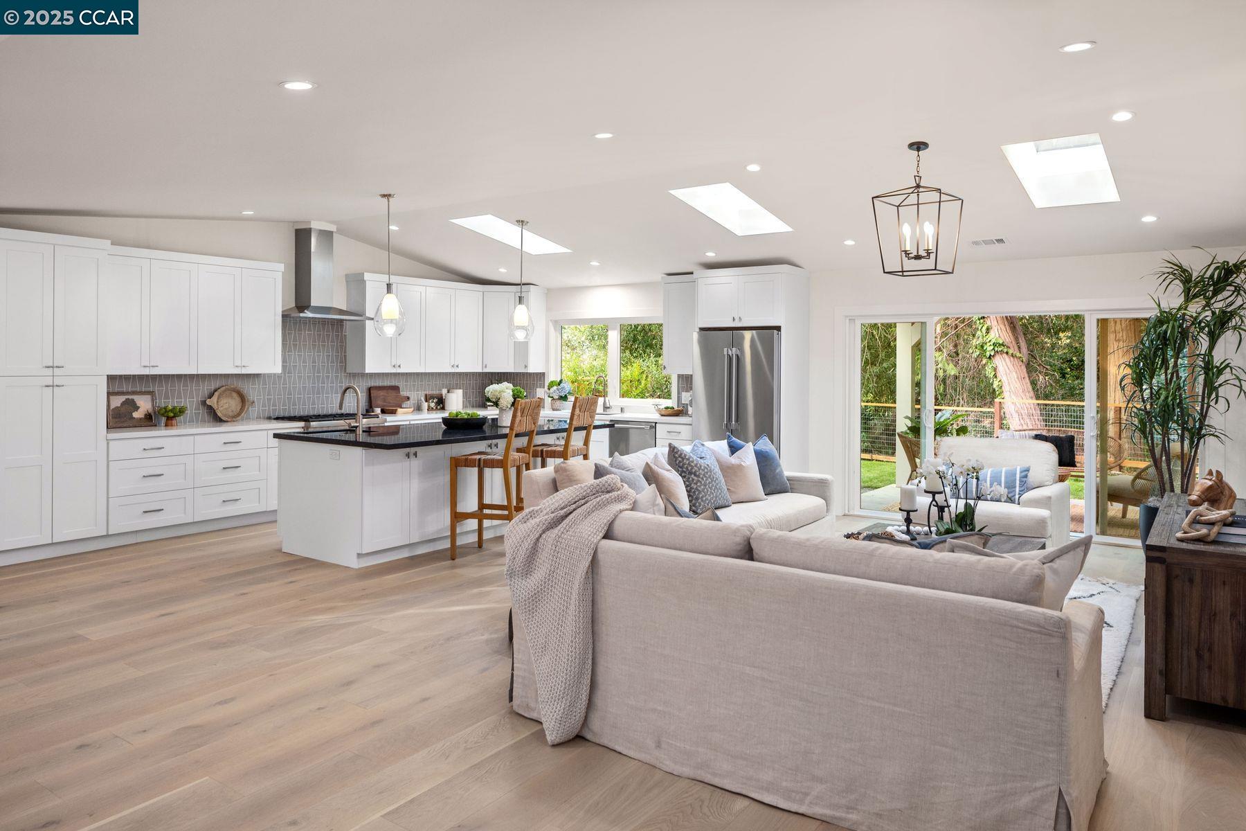 706 St Marys Road, Lafayette, California 94549, 4 Bedrooms Bedrooms, 7 Rooms Rooms,4 BathroomsBathrooms,Residential,For Sale,706 St Marys Road,41106437