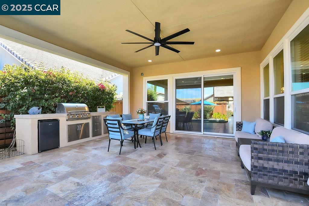 1927 Burgundy Ln, Brentwood, California 94513, 2 Bedrooms Bedrooms, 10 Rooms Rooms,2 BathroomsBathrooms,Residential,For Sale,1927 Burgundy Ln,41106441